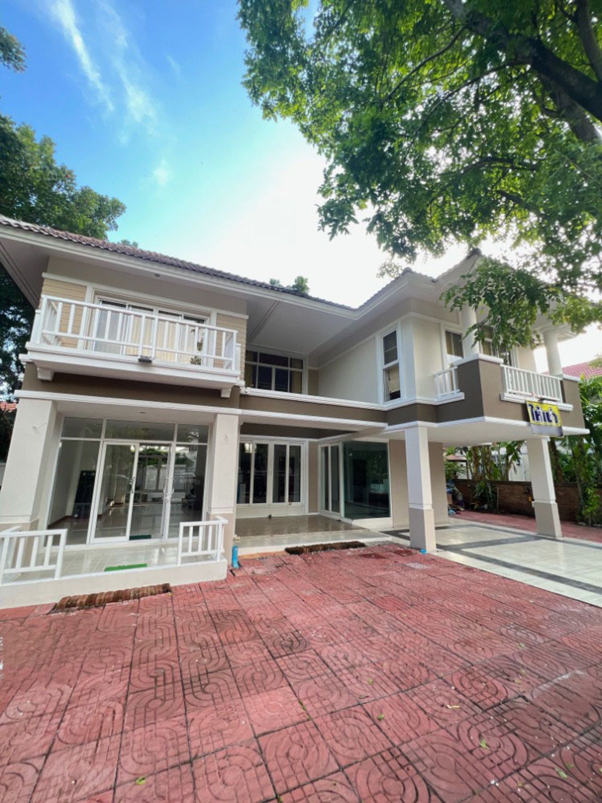บ้านสมุทรปราการ สำโรง : ขายและเช่า บ้านเดี่ยว 2 ชั้น ตกแต่งสวยงาม ย่านเทพารักษ์-ศรีนครินทร์ ใกล้โฮมโปร ศรีนครินทร์ เพียง 300 เมตร
