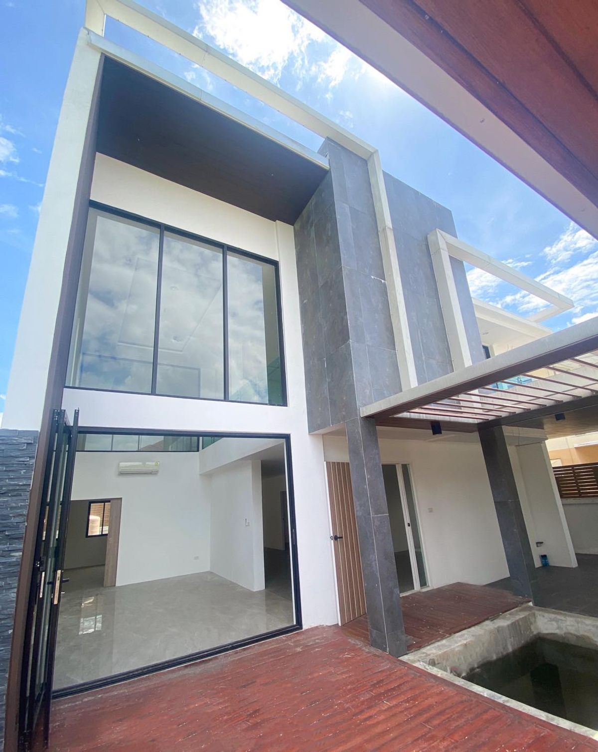 For RentTownhomeRathburana, Suksawat : ✨ For rent, Phenphon Village, new house, 3 bedrooms, good atmosphere with parking Bag price Good location near the theater
