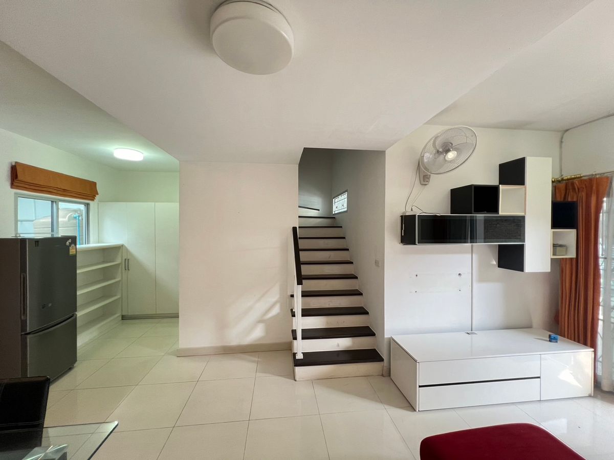 For SaleTownhome : P-0819 ขายเช่าด่วน ! เดอะคอนเนค อ่อนนุช 1 บ้านสวย เฟอร์นิเจอร์ครบ หิ้วกระเป๋าเข้าอยู่ได้เลย 