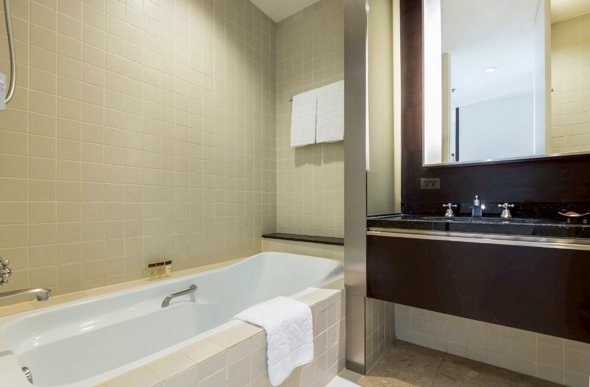 ให้เช่าคอนโดสุขุมวิท อโศก ทองหล่อ : ✨ให้เช่า คอนโดหรู 2ห้องนอน เฟอร์นิเจอร์และเครื่องใช้ไฟฟ้าตกแต่งครบ ตั้งใจกลางเมือง เดินทางสะดวก ใกล้ BTSพร้อมพงษ์