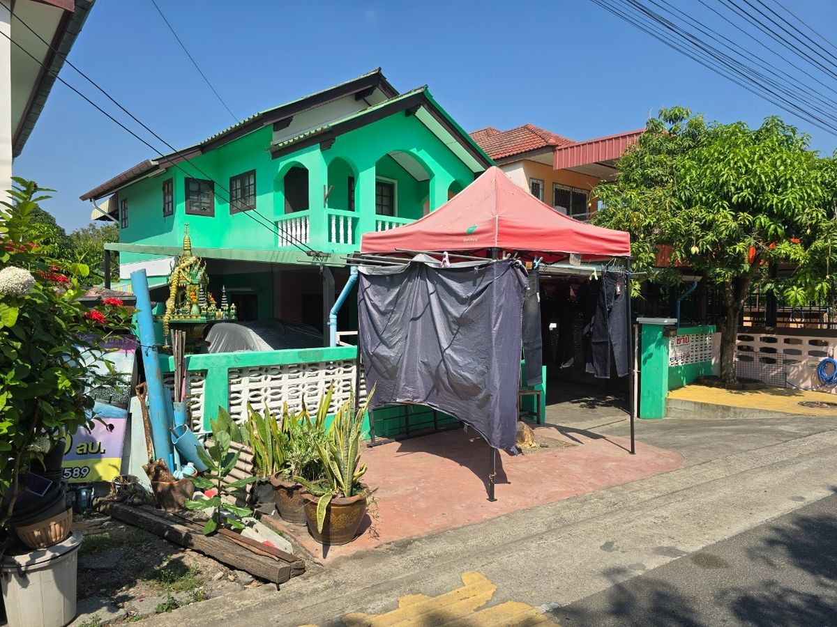ขายบ้านปทุมธานี รังสิต ธรรมศาสตร์ : บ้านเดี่ยว 2 ชั้น บ้านสร้างเอง  ทำเลดี ใกล้ฟิวเจอร์พาร์ครังสิต 