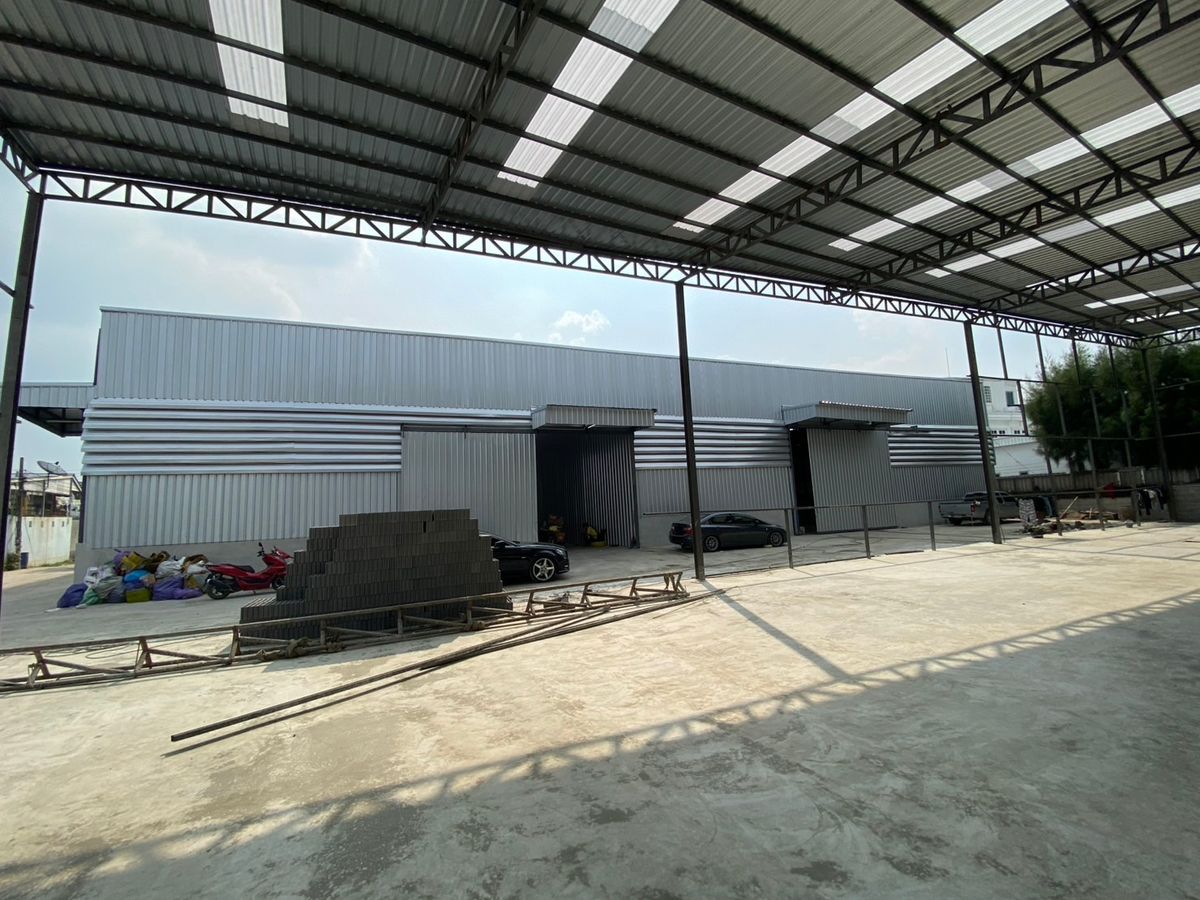 For RentWarehouseMin Buri, Romklao : Warehouse for rent, Min Buri Phraya Suren 27, size 600 and 650 sqm.