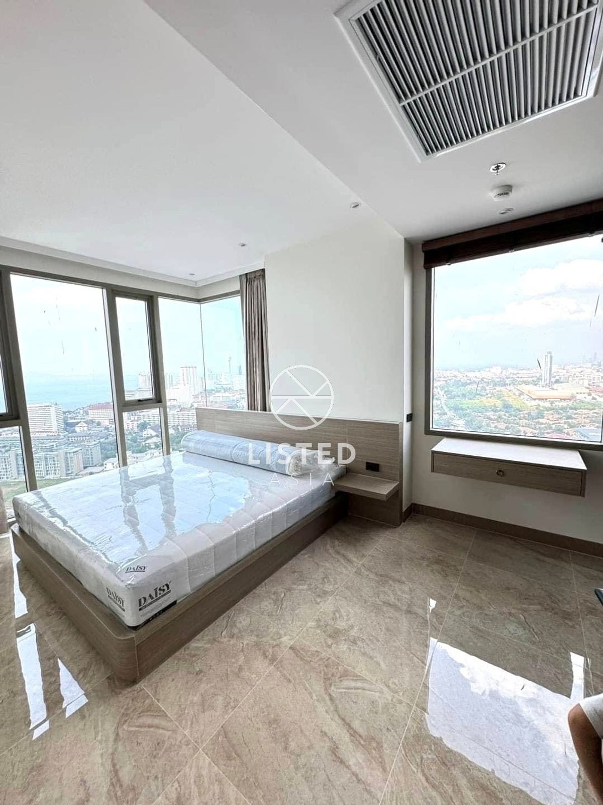 For SaleCondoPattaya, Bangsaen, Chonburi : The Riviera Ocean Drive 1 Bedroom Condo For Sale