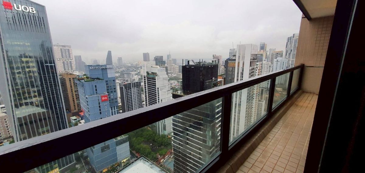 ให้เช่าคอนโดคลองเตย กล้วยน้ำไท : ✨ให้เช่าคอนโดหรู 2ห้องนอน ตั้งอยู่ใจกลางเมือง เฟอร์นิเจอร์ตกแต่งพร้อมเข้าอยู่ ห้องนอนเห็นวิวสวย ระเบียงกว้าง ทำเลดีเดินทางสะดวก ใกล้ BTSพร้อมพงษ์