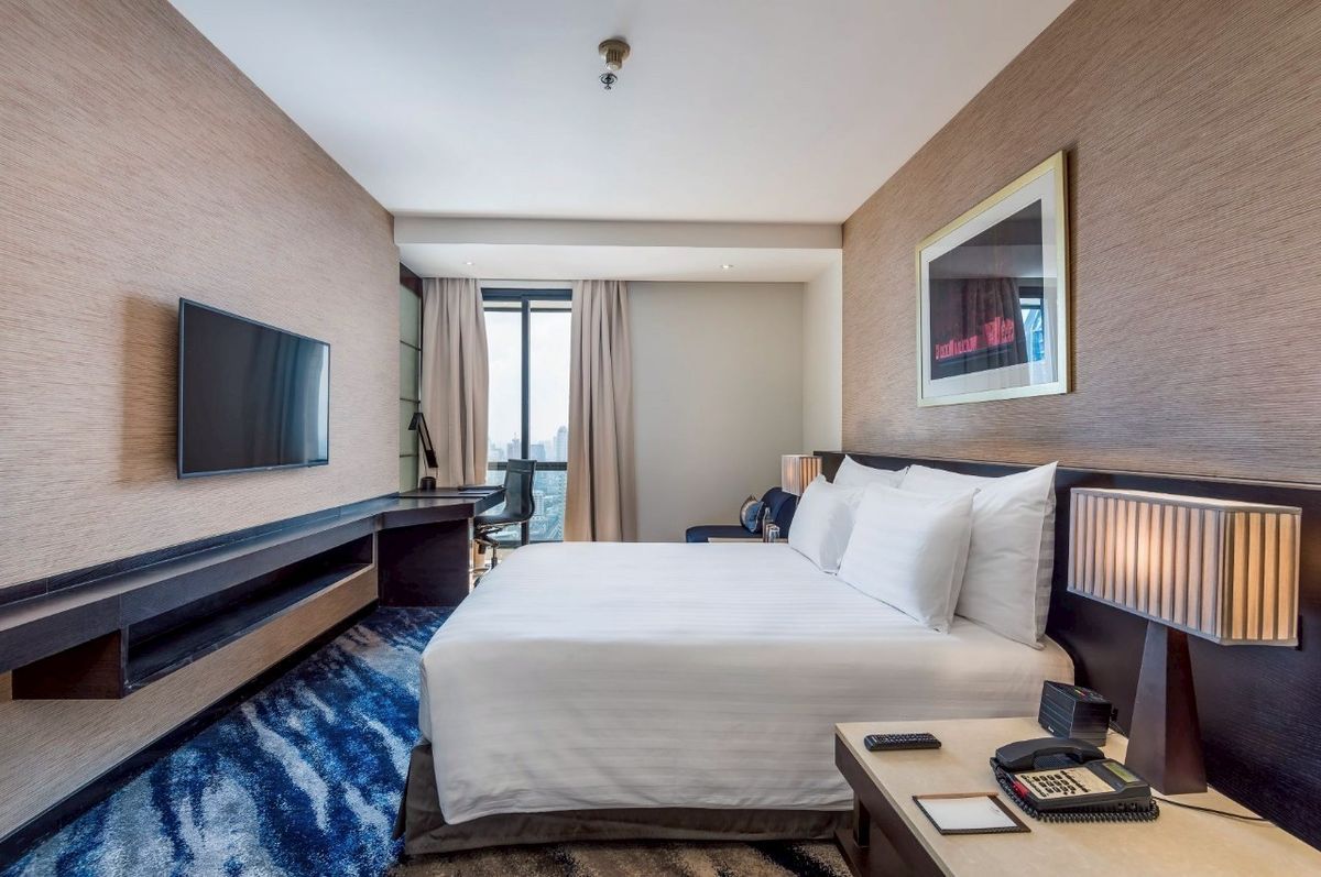 ให้เช่าคอนโดสุขุมวิท อโศก ทองหล่อ : ✨ให้เช่า คอนโดหรู 2ห้องนอน เฟอร์นิเจอร์ตกแต่งพร้อมเข้าอยู่ ระเบียงวิวสวยมองเห็นตึกสูง ตั้งอยู่ใกล้กับสถานที่ท่องเที่ยวสำคัญของกรุงเทพมหานคร