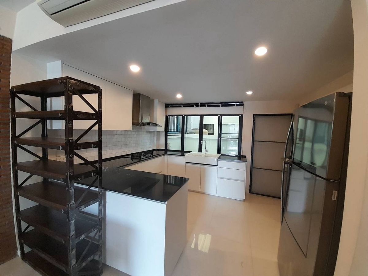 ขายทาวน์โฮมอ่อนนุช อุดมสุข : 📢👇ขายพร้อมผู้เช่า ถึง มีนาคม 2026
Townhome 3 ชั้นครึ่ง ราคาดี เงียบสงบ เดินทางสะดวก ใกล้จุดขึ้นลงทางด่วน