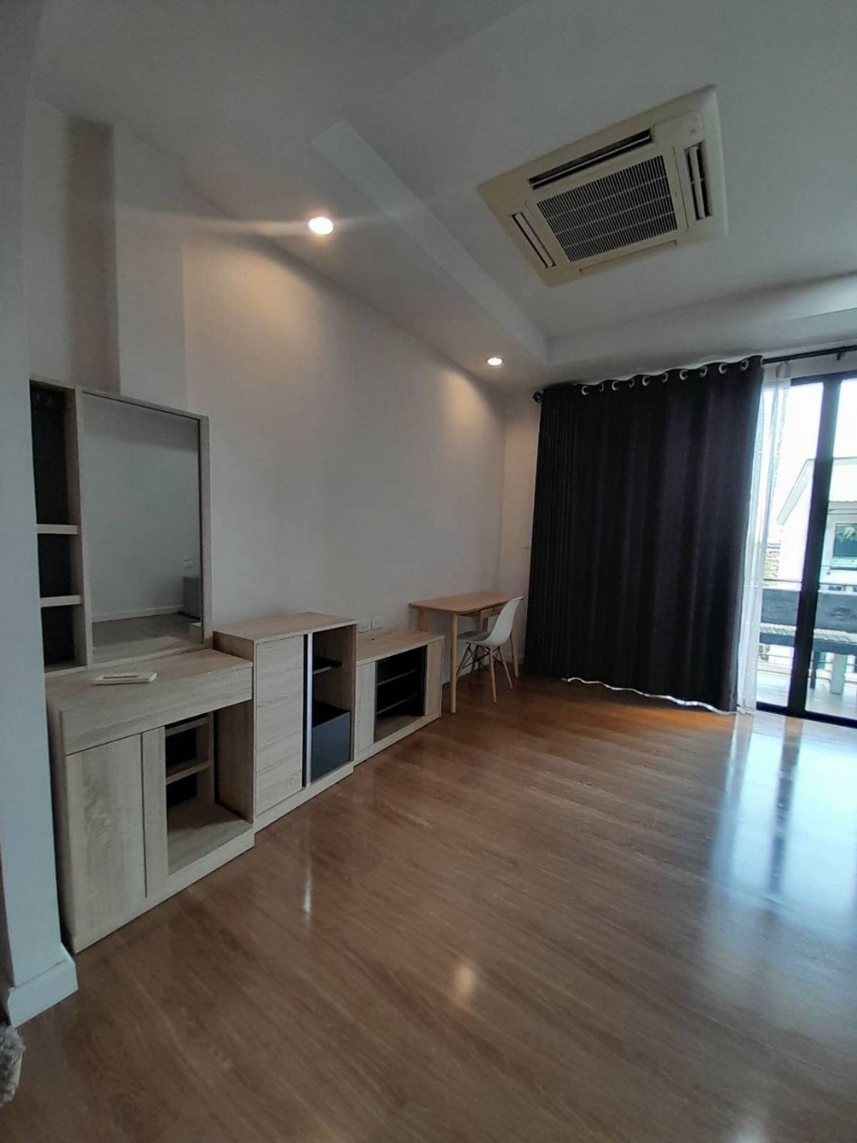 ขายทาวน์โฮมอ่อนนุช อุดมสุข : 📢👇ขายพร้อมผู้เช่า ถึง มีนาคม 2026
Townhome 3 ชั้นครึ่ง ราคาดี เงียบสงบ เดินทางสะดวก ใกล้จุดขึ้นลงทางด่วน