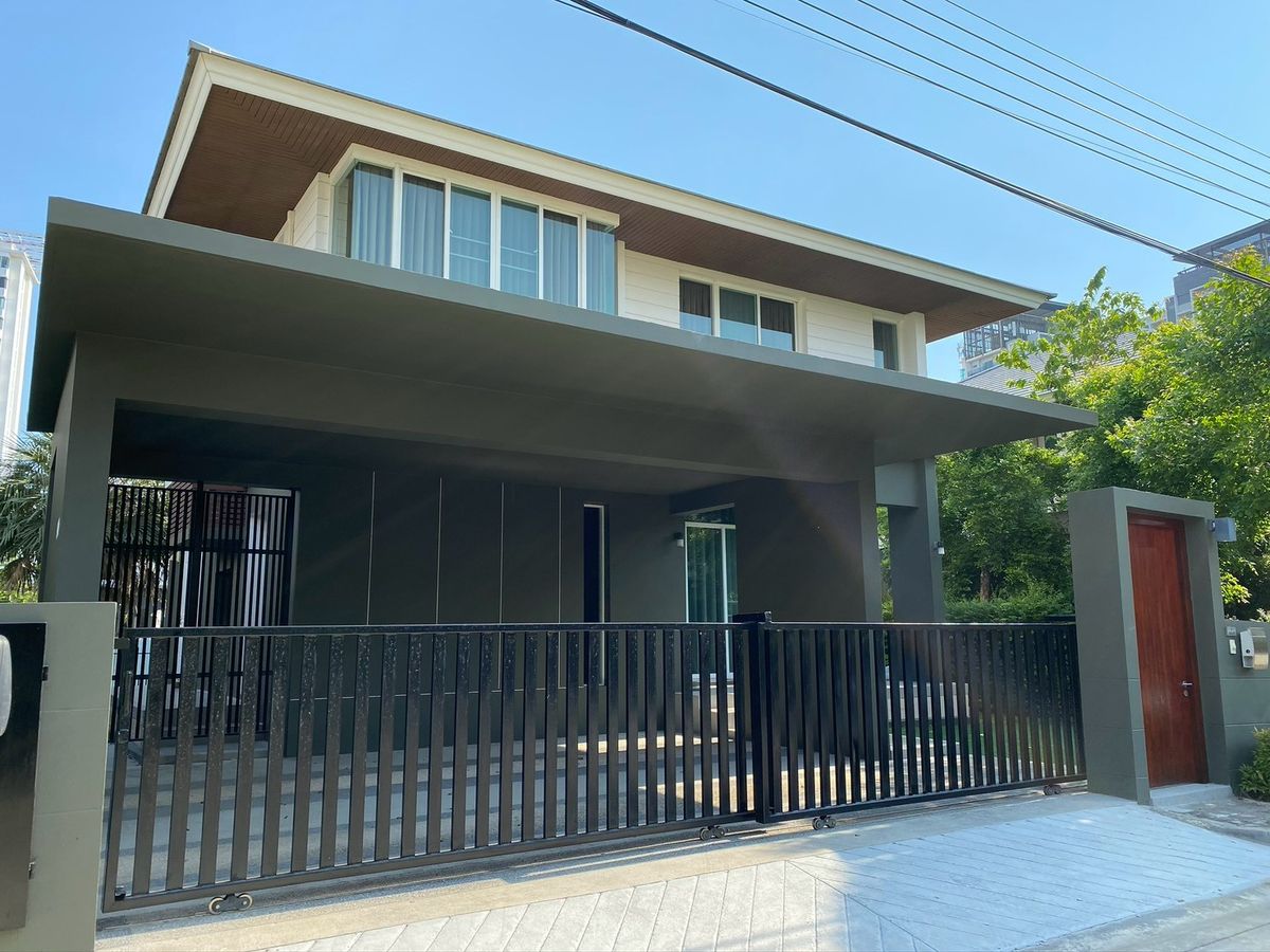 ขายบ้าน : หมู่บ้านนาราโบทานิค ถ.ศรีนครินทร์ BTS สถานีลาซาล ขายพร้อมผู้เช่า