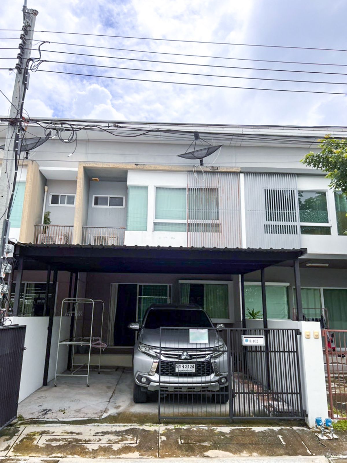 ให้เช่าทาวน์โฮมบางนา แบริ่ง ลาซาล : ให้เช่า ทาวน์โฮม อินดี้ บางนา ขนาด 19 ตรว เฟอร์นิเจอร์ครบ ต่อเติมครัวแล้ว พร้อมเข้าอยู่