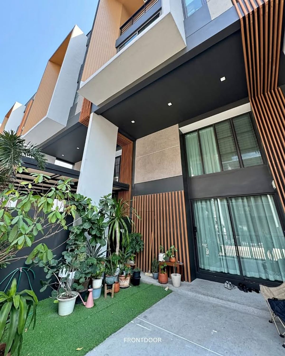 For RentTownhomePattanakan, Srinakarin : special! Rent a complete decoration townhome! Friendly to all sizes !!