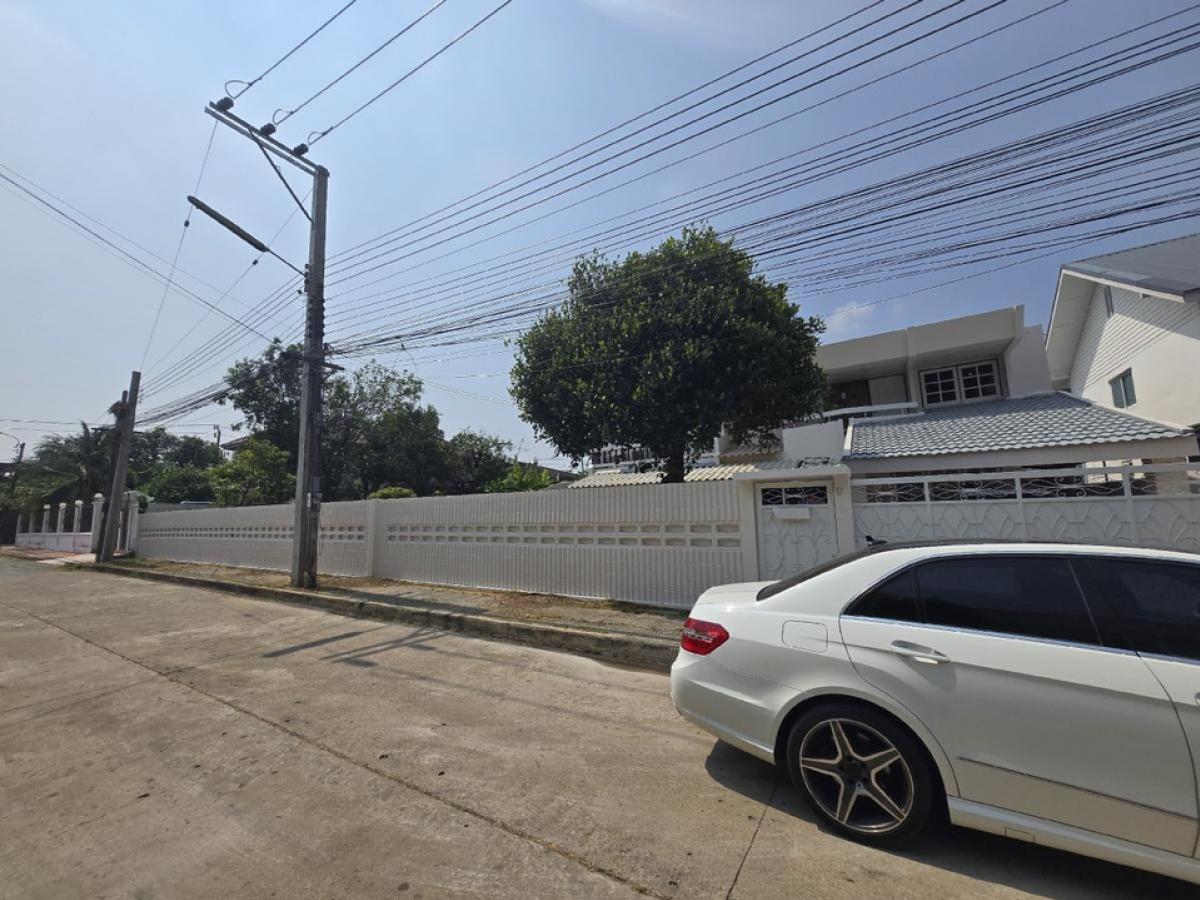 ให้เช่าบ้านพัฒนาการ ศรีนครินทร์ : ให้เช่าบ้านเดี่ยวรีโนเวทใหม่ 200 ตรว. ซอยพัฒนาการ 65 ✅ เลี้ยงสัตว์ได้ ✅ 35,000/เดือน