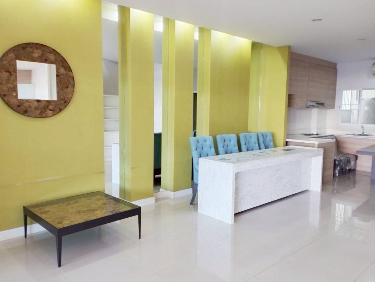 For RentTownhomeMin Buri, Romklao : Rental of Nalin Avenue Ramkhamhaeng near Suvarnabhumi
