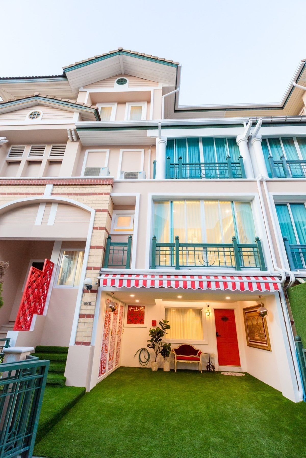 ให้เช่าทาวน์โฮมลาดพร้าว เซ็นทรัลลาดพร้าว : ให้เช่า ทาวน์โฮม ตกแต่งสวยงาม เฟอร์นิเจอร์ พร้อมเข้าอยู่