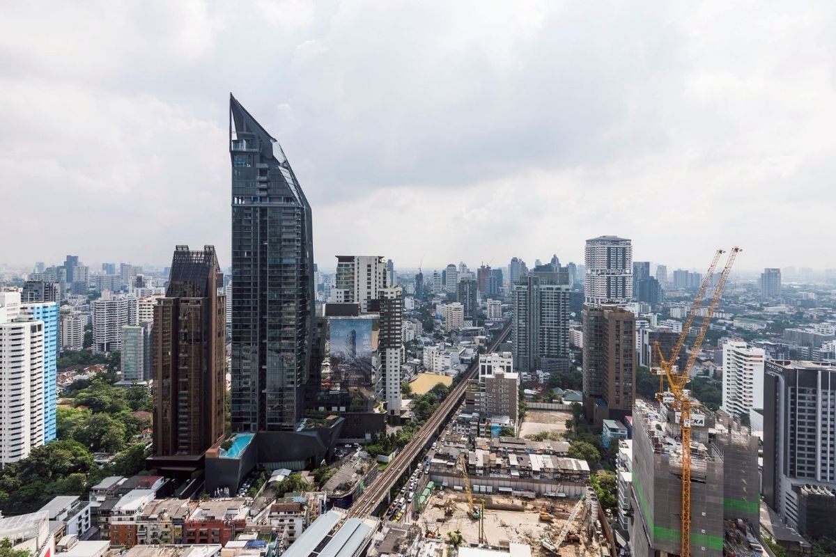 ให้เช่าคอนโดสุขุมวิท อโศก ทองหล่อ : ✨ให้เช่า คอนโดหรู 2ห้องนอน เฟอร์นิเจอร์ตกแต่งพร้อมเข้าอยู่ ระเบียงวิวสวยมองเห็นตึกสูง ตั้งอยู่ใกล้กับสถานที่ท่องเที่ยวสำคัญของกรุงเทพมหานคร