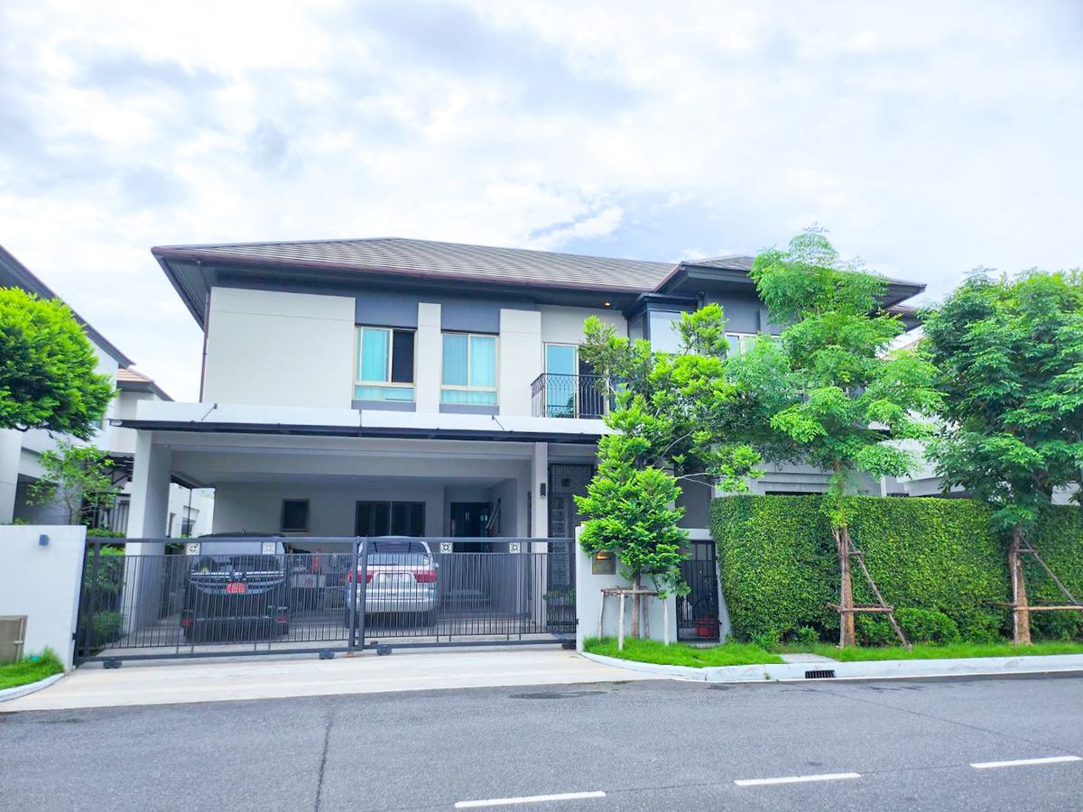 ให้เช่าบ้านสมุทรปราการ สำโรง : For rent, single house, Grand Bangkok Boulevard Srinakarin, size 390 sq.m., 4 bedrooms, with glass elevator, built-in furniture, ready to move in