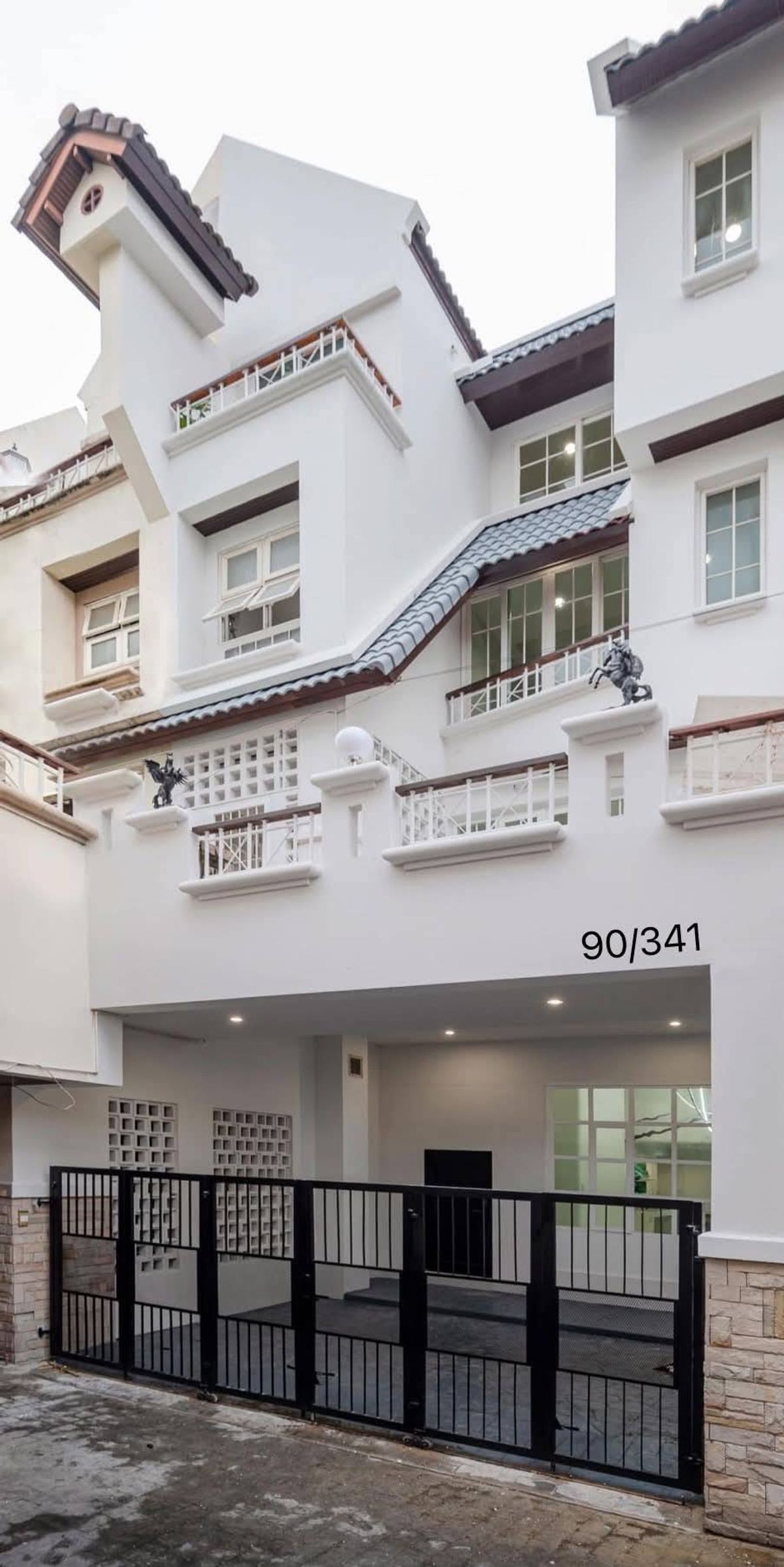 ให้เช่าทาวน์โฮมลาดพร้าว เซ็นทรัลลาดพร้าว : 🔥 Luxury pool villa townhome