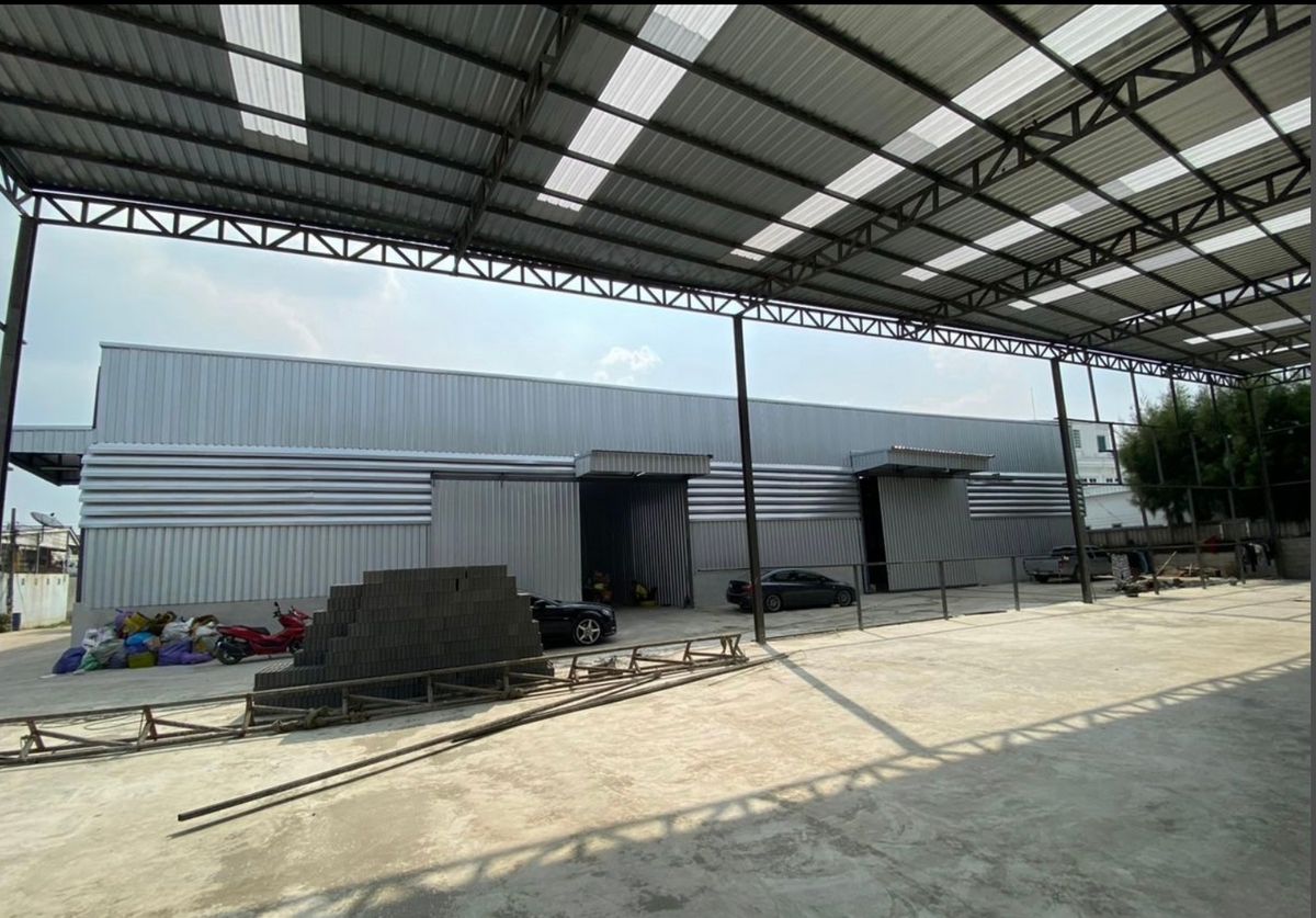 For RentWarehouseMin Buri, Romklao : Warehouse for rent, Min Buri, Phraya Suren 27, with beautiful office. Interested in Atline.@841QLNR