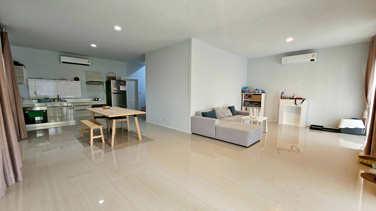 HouseChachoengsao : 🏡 [Luxury house, 4 bedrooms, 4 water] ready to stay immediately! The weather is good, Tha Sai, Bang Pakong, 35 minutes from Suvarnabhumi Airport !!!  
