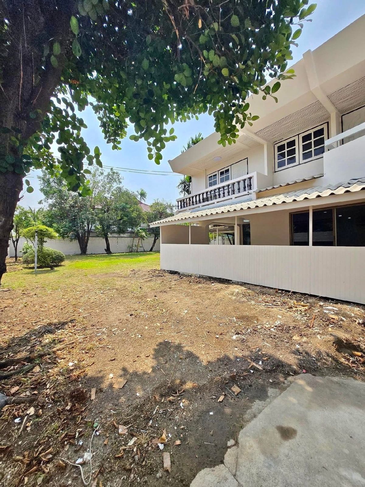 For RentHousePattanakan, Srinakarin : ‼ ️ Urgent ready to stay immediately ‼ ️ Give a 2 -story detached house, 200 square wah, development 65
