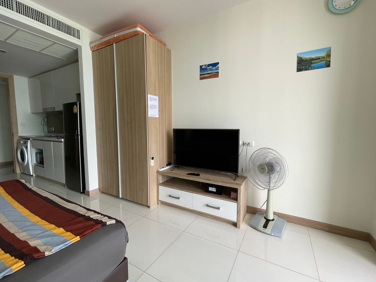 ขายคอนโดแจ้งวัฒนะ เมืองทอง : For sale Condo Riviera Wongamat Foreign quota (S03-2001) 
