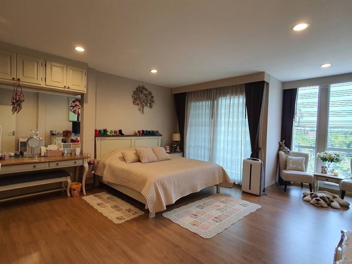 ให้เช่าทาวน์โฮมโชคชัย4 ลาดพร้าว71 : ให้เช่าทาวน์โฮม 3 ชั้น โครงการบ้านกลางเมือง ลาดพร้าว 71 นาคนิวาส เนื้อที่ 20 ตร.ว. 