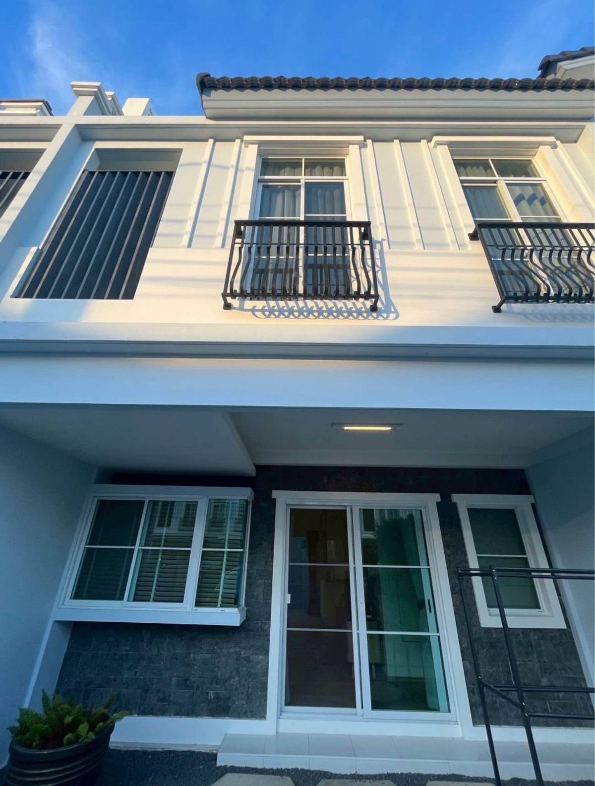 For RentTownhomeSamut Prakan,Samrong : 2 -story townhome for rent, Indy 2 - Bang Naram Kham 3, 3 bedrooms, 3 water