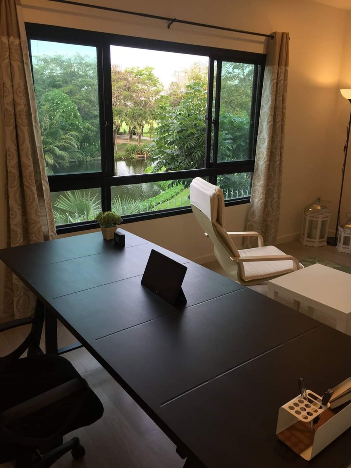 ให้เช่าทาวน์โฮมพัฒนาการ ศรีนครินทร์ : ให้เช่าTownhome The patio ติดสนามกอล์ฟกรุงเทพกรีฑา 20 ตรว.