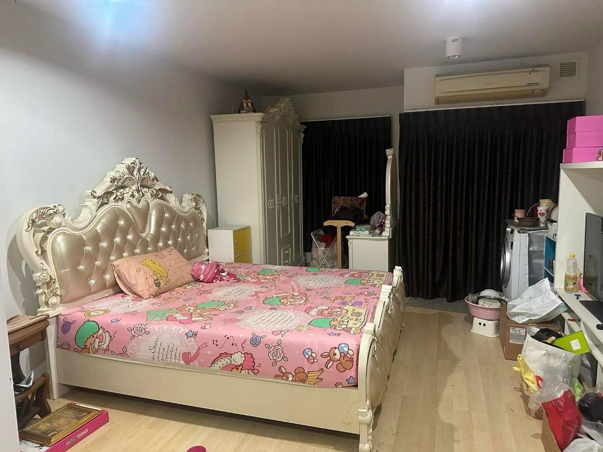 For SaleCondoLadkrabang, Suwannaphum Airport : Urgent sale. Iris Avenue onnut Wongwan Project, 2nd floor, 6th floor view, size 28.00 sq.m. (selling in empty rooms), price 950,000 baht  
