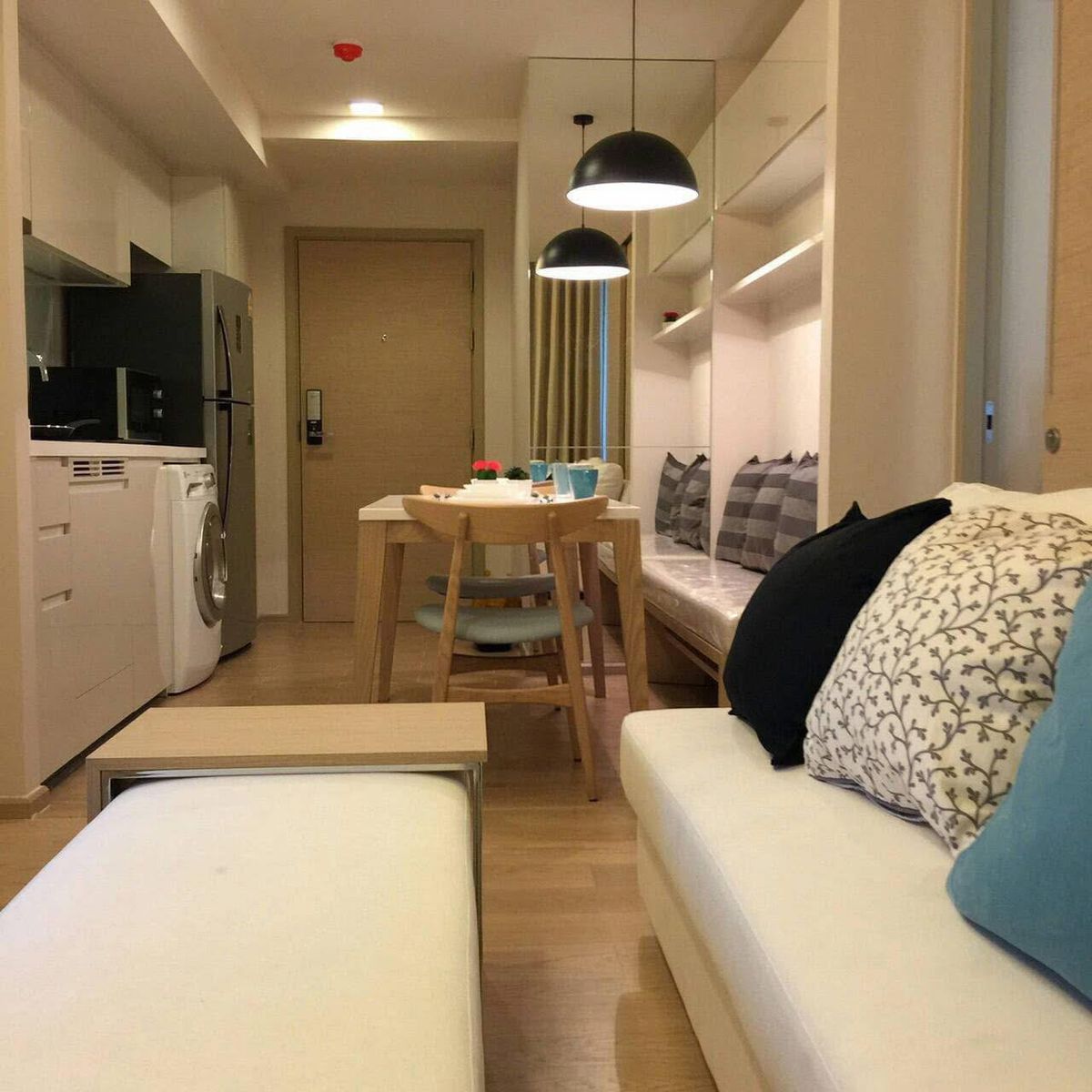 คอนโดสุขุมวิท อโศก ทองหล่อ : คอนโด LIV@49 ห้องสวย เฟอร์นิเจอร์ครบ พร้อมเช่าอยู่