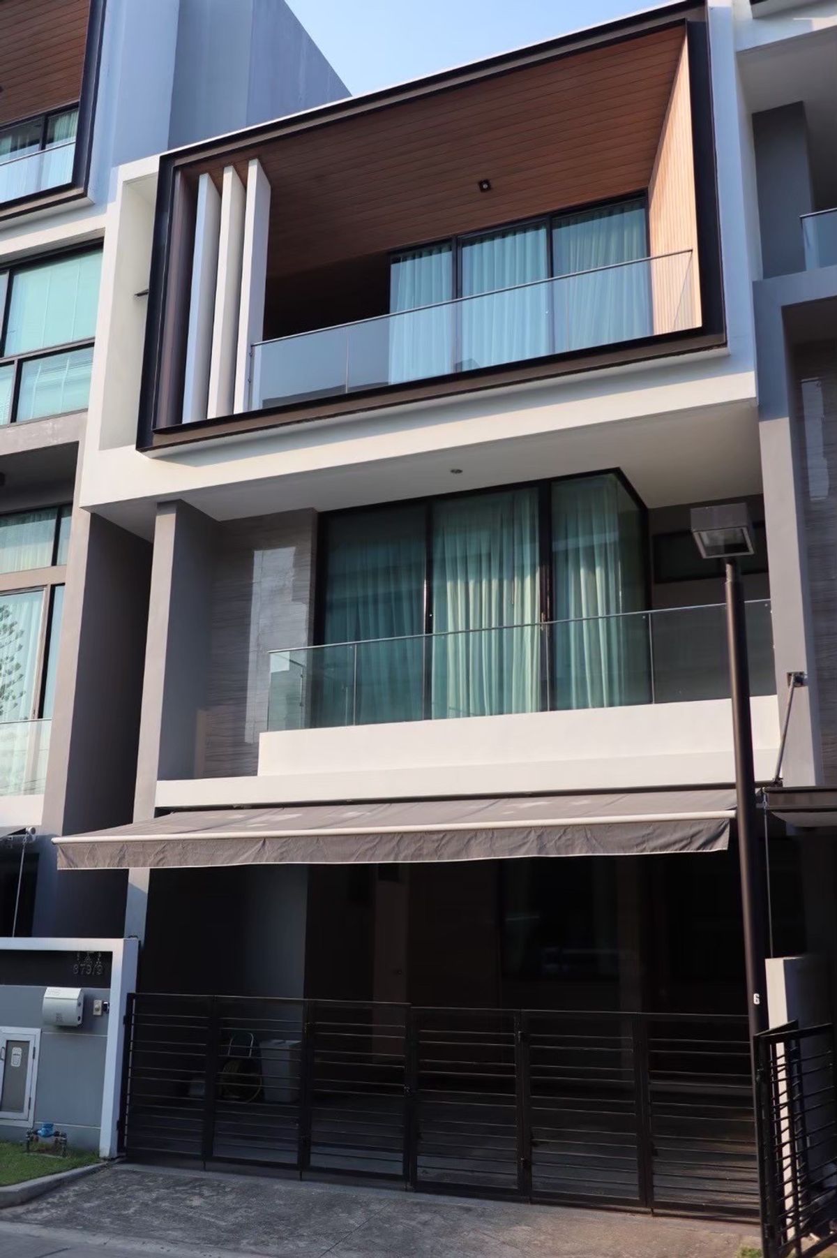 For RentTownhomePattanakan, Srinakarin : Rent a townhome, vanada ,defy, Rama 9