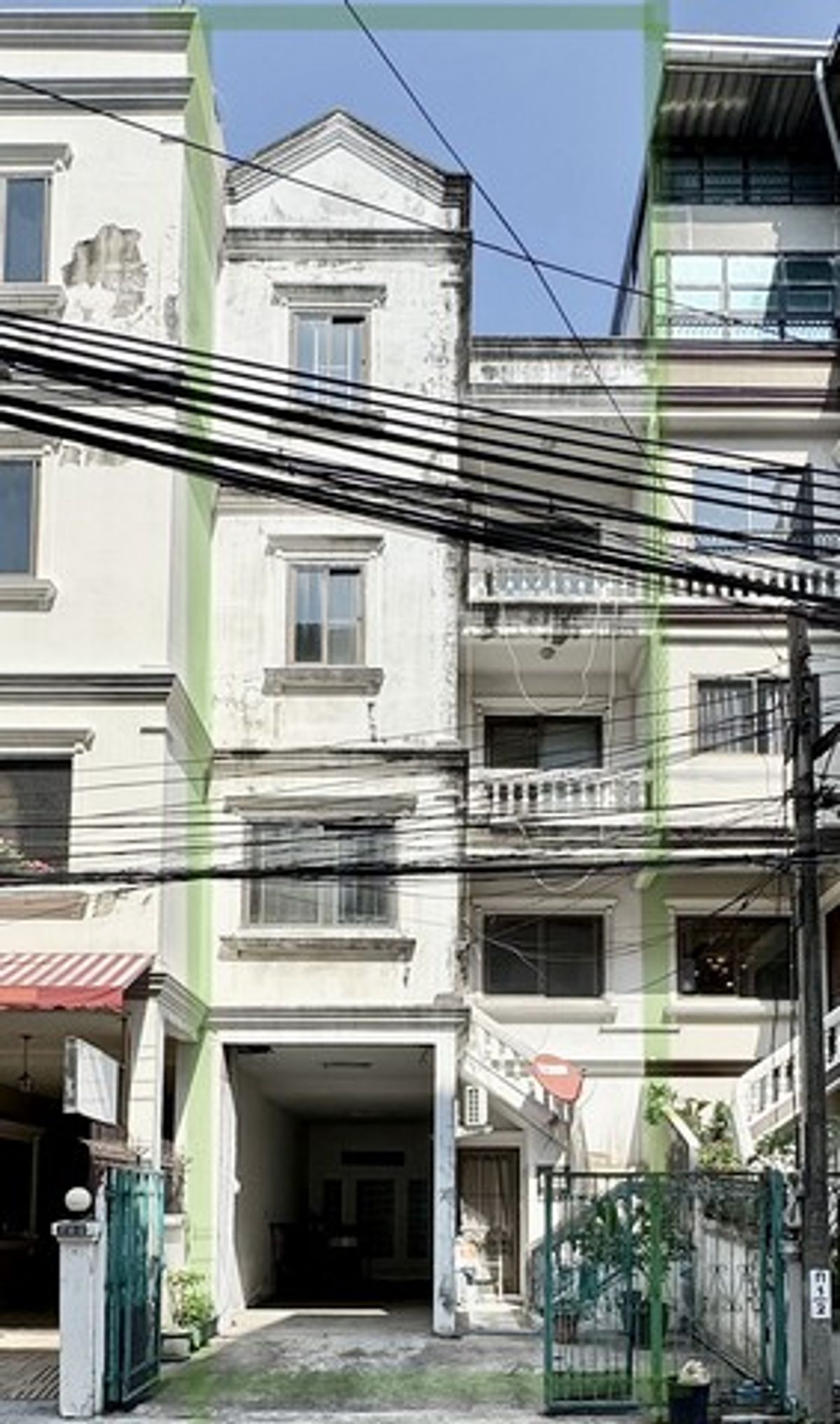 For SaleHome OfficeSukhumvit, Asoke, Thonglor : Townhome for sale, 4.5, floor 35 sq.w., SUU, Khuwit 71, Soi Pridi Phanom Yong 14, near the Phra Khanong BTS Expressway.