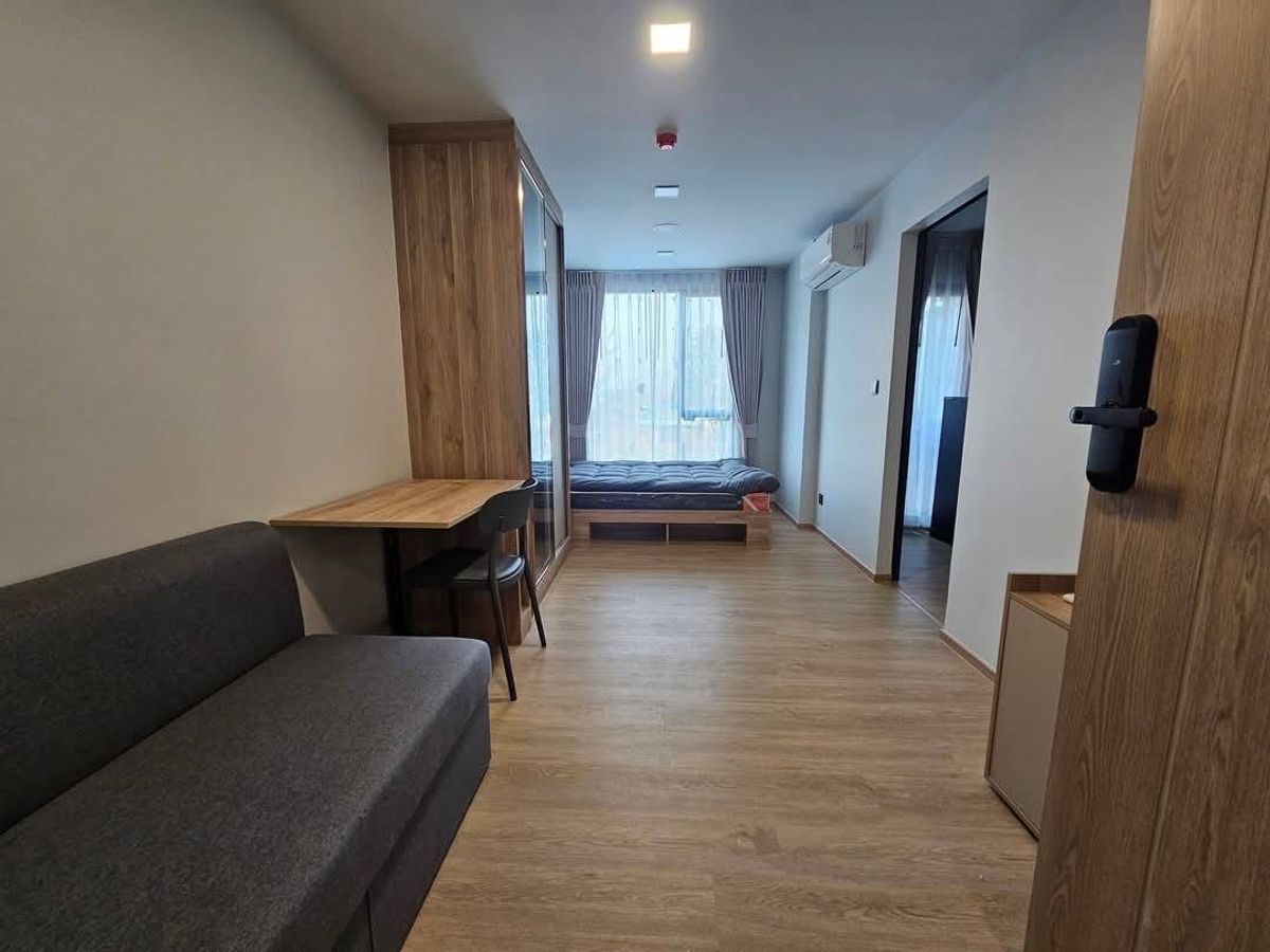 For RentCondoLadkrabang, Suwannaphum Airport : New Condo for Rent atmoz Season Ladkrabang Building C, 2nd floor, size 23.50 sq.m., price 8,000 baht (without an effect on earthquakes)  