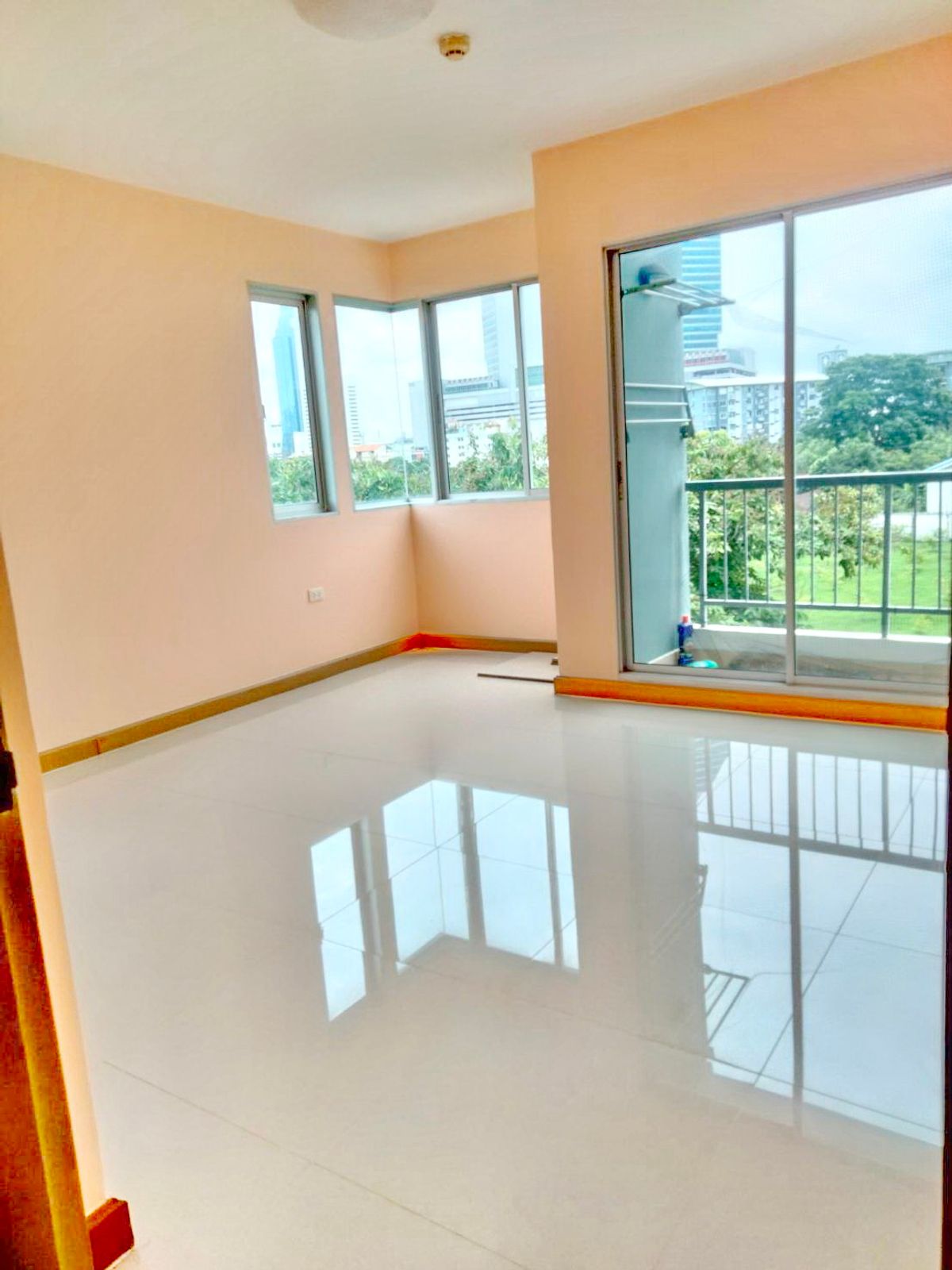For SaleCondoRatchadapisek, Huaikwang, Suttisan : 0701crh♚ Sold 2 bedrooms ♙ Supalai City Resort, Ratchada-Huai Khwang ♜MRT Huai Khwang ∞099-5919653,065-9423251🜲Line@surressence