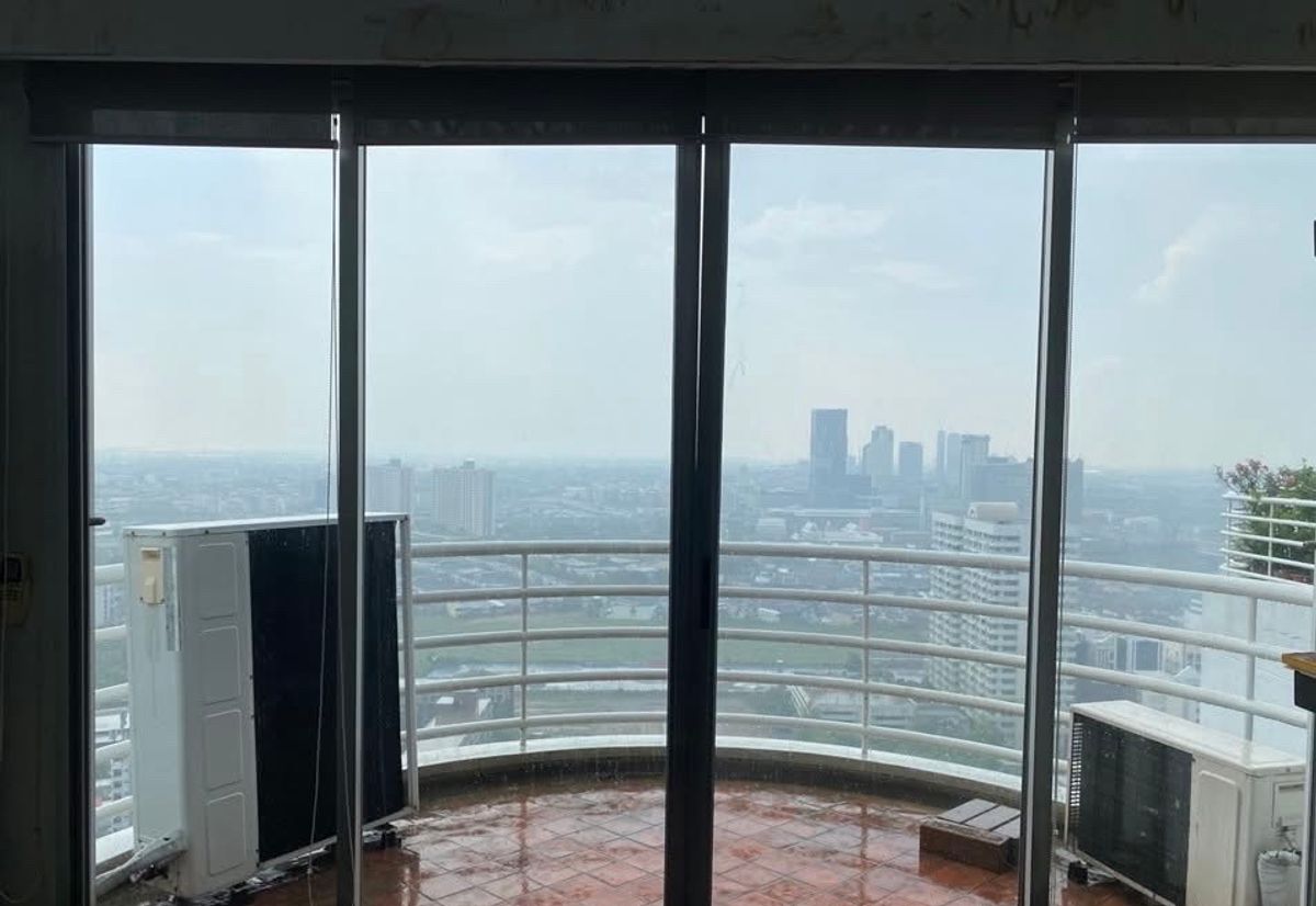 For SaleCondoBangna, Bearing, Lasalle : 📢👇Rare item, Very good price for PENTHOUSE DUPLEX, just opposite Central Bangna, big balcony , unblocked view, no damage from incident 