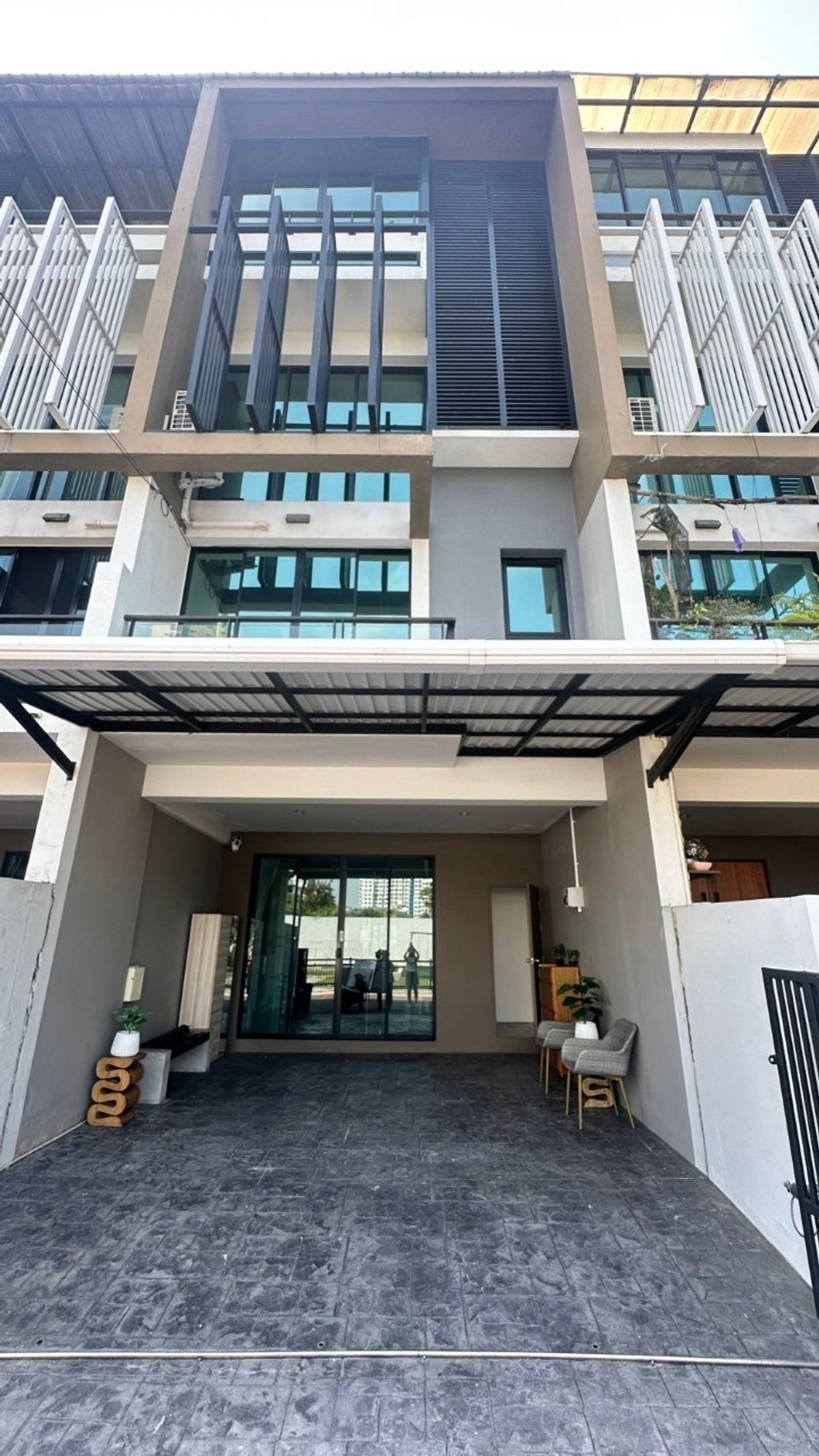 For SaleTownhomeOnnut, Udomsuk : Belts Town Sukhumvit 50 /3 Bedrooms (Sale with Town), Bless Town Sukhumvit 50 /3 Bedrooms (Sale with Tenant) DK015
