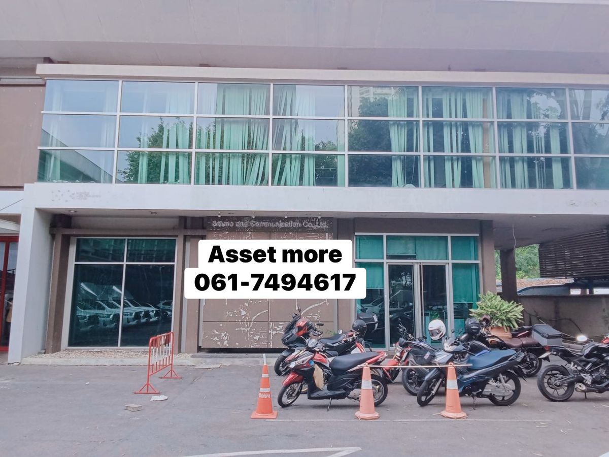ให้เช่าโชว์รูมสุขุมวิท อโศก ทองหล่อ : ให้เช่าShow room  2 ชั้น  พื้นที่ใช้สอย 300 ตรม.  ทำเลสุขุมวิท 63   แขวงคลองเตยเหนือ เขตวัฒนา  กทม