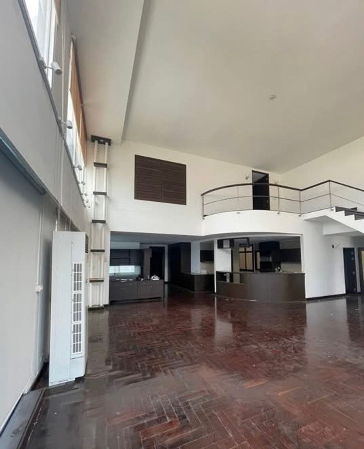 For SaleCondoBangna, Bearing, Lasalle : 📢👇Rare item, Very good price for PENTHOUSE DUPLEX, just opposite Central Bangna, big balcony , unblocked view, no damage from incident 