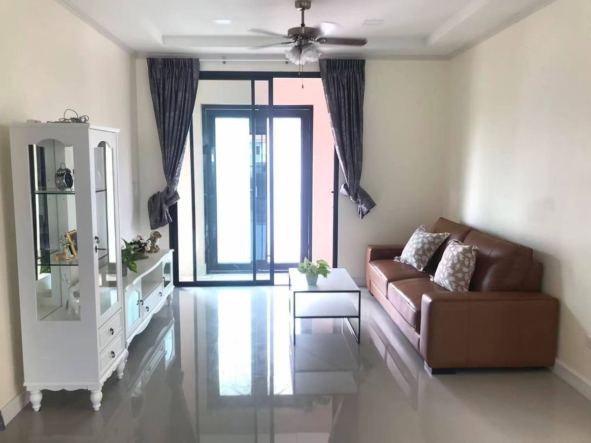 ให้เช่าบ้านพัทยา บางแสน ชลบุรี สัตหีบ : ให้เช่าบ้านเดี่ยว 2 ชั้นใกล้โรงเรียนนานาชาติ