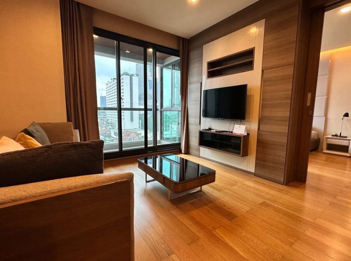 ให้เช่าคอนโดสาทร นราธิวาส : 🏙 The Address Sathorn 12 – คอนโดหรู ใจกลางสาทร แต่งสวย พร้อมเข้าอยู่!  📍 1 ห้องนอน | 1 ห้องน้ำ | ขนาด 47 ตร.ม. 💸 เช่าเพียง 30,000 บาท/เดือน (สัญญาขั้นต่ำ 6 เดือน - 1 ปี) Call: 086-746-8882 (K. Cooper)