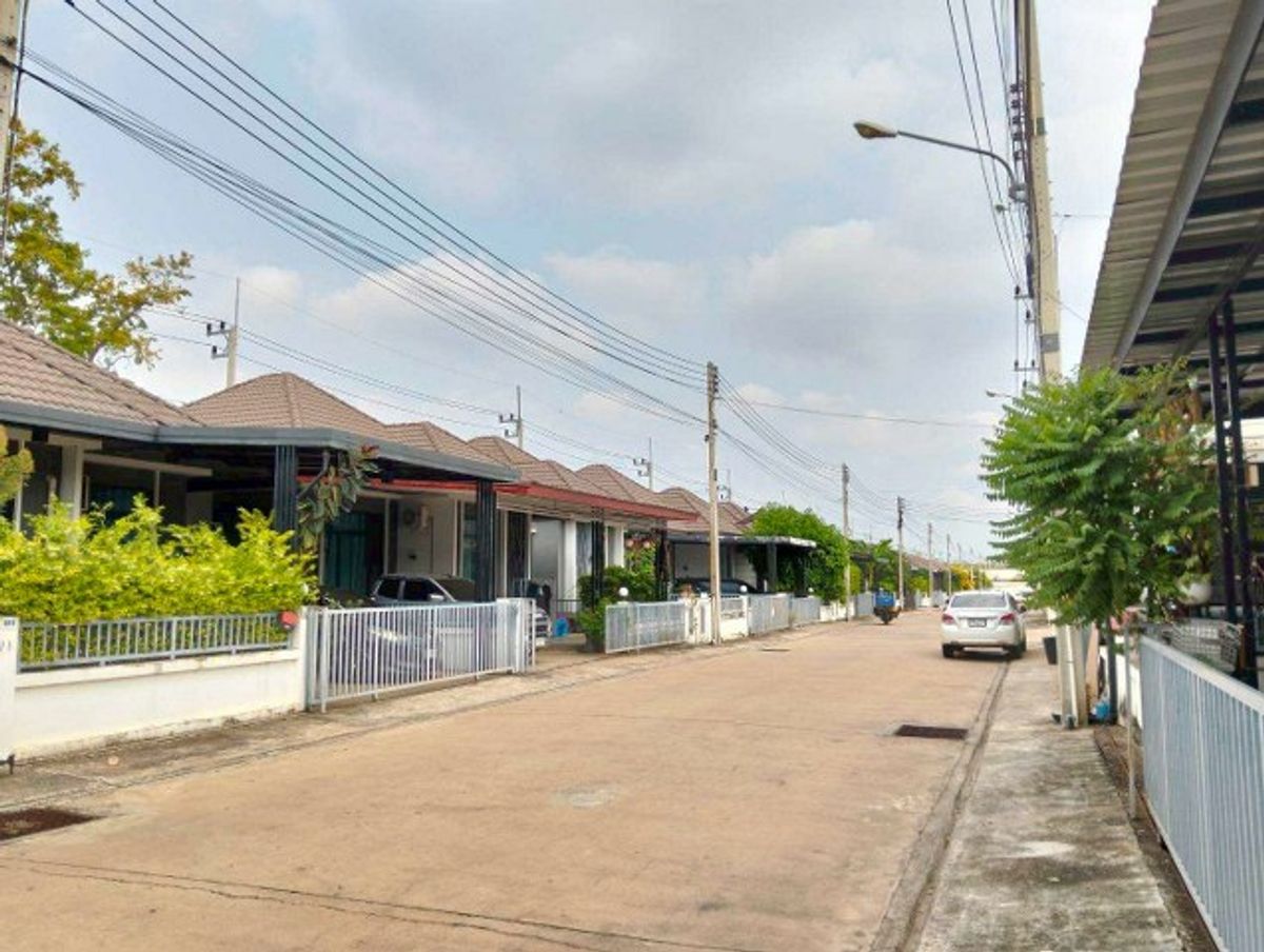ขายปราจีนบุรี : ขายบ้านแฝด โครงการ The Privy 2 เนื้อที่ 37.8 ตรว. ทำเลทอง คุ้มค่าสุดๆ เดินทางสะดวกใกล้ถนนสายหลัก ถนนทางหลวงหมายเลข 304 ฉะเชิงเทรา-กบินทร์บุรี  อ.ศรีมหาโพธิ จ.ปราจีนบุรี