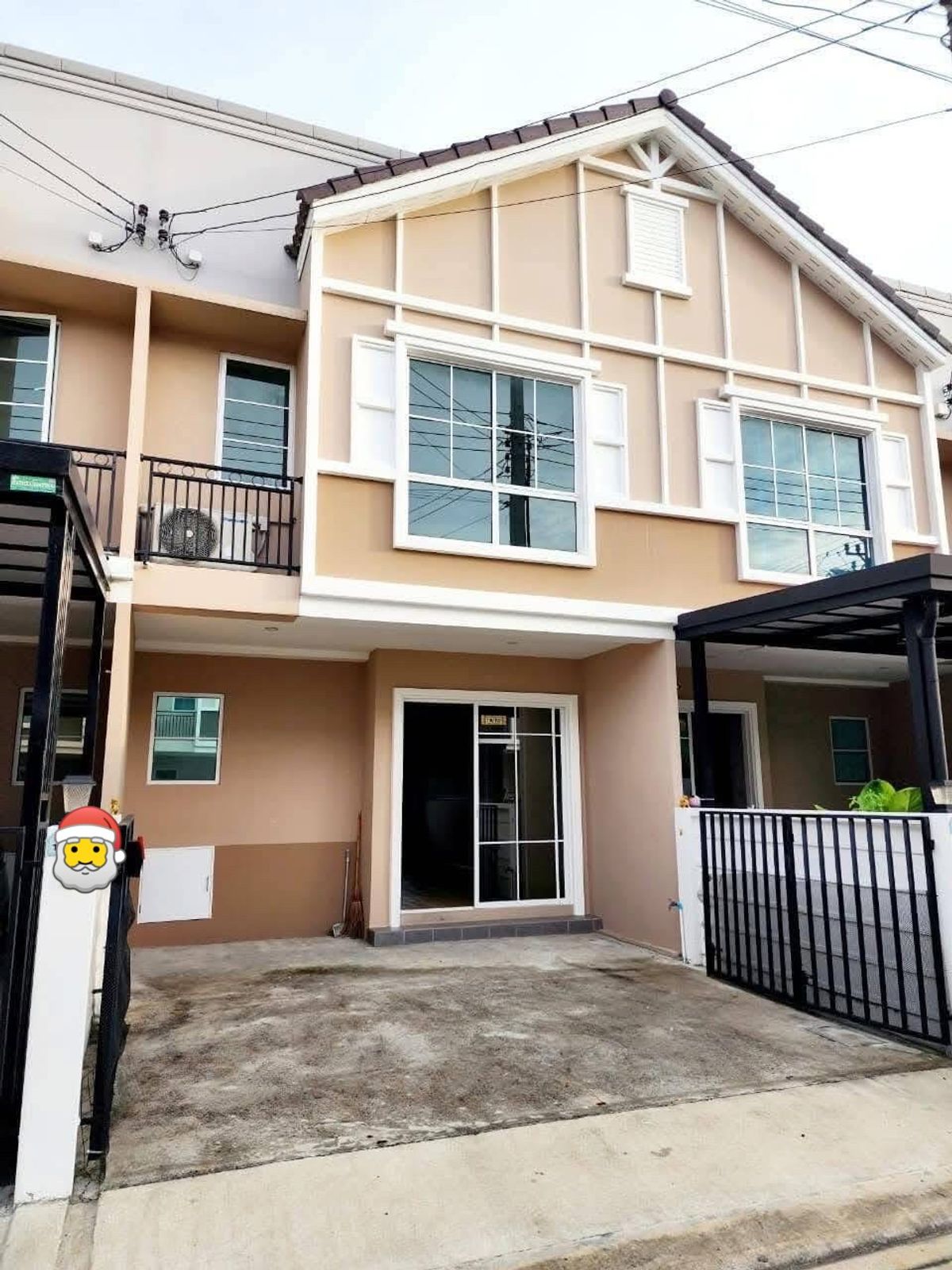For RentTownhomePathum Thani,Rangsit, Thammasat : ✨ Rent a new house, Canvas Rangsit-Khlong 7, 4 bedrooms, 3 bathrooms, new house Good location, convenient, near the mall and many leading schools Village safety is very good, good society, rental price 13,000 / month