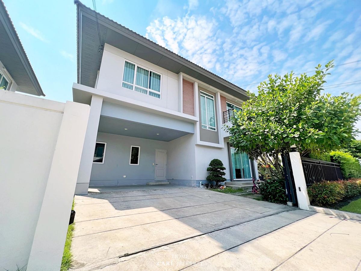 For RentHousePathum Thani,Rangsit, Thammasat : 2-storey detached house with beautiful decorative furniture for rent in Rangsit-Pathum Thani area Near Bang Pakok-Rangsit 2 Hospital, only 1.2 km.