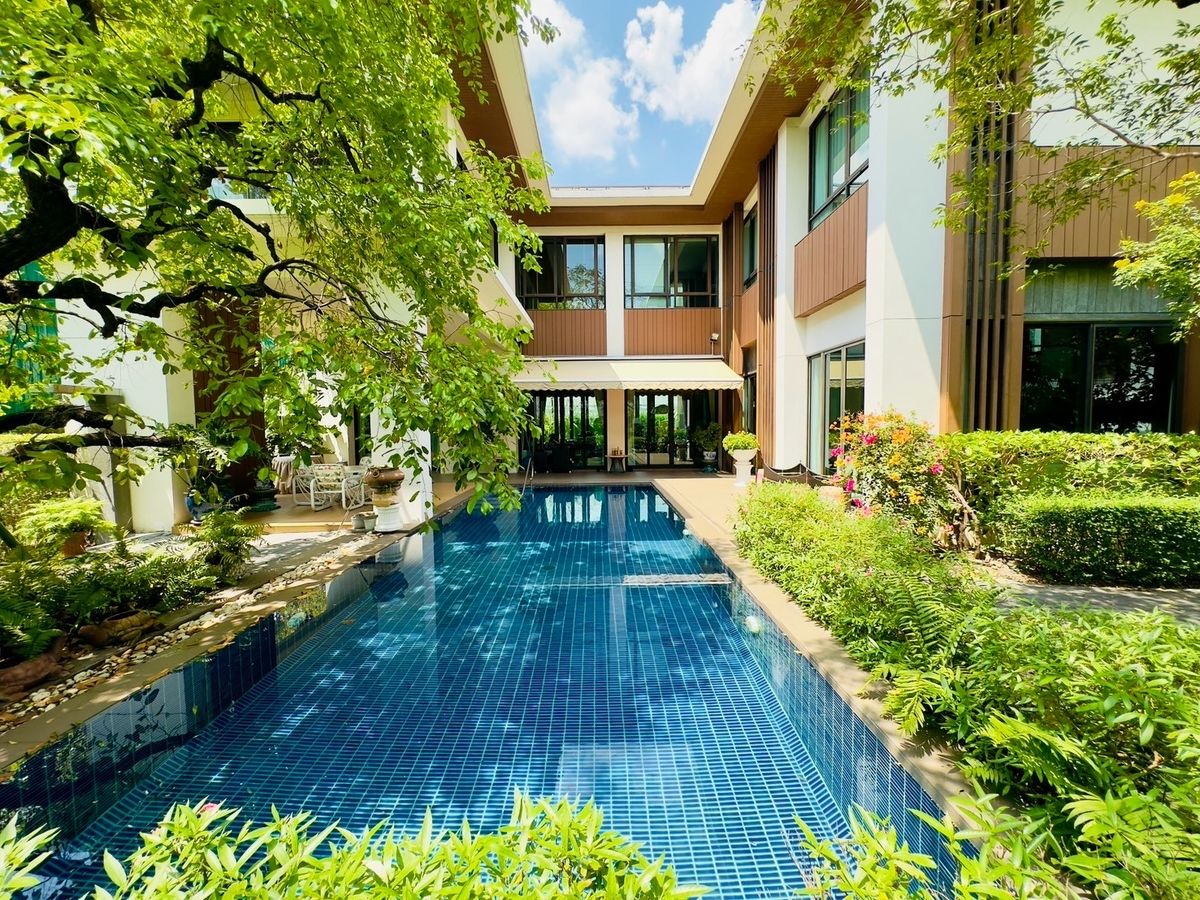 For SaleHouseNawamin, Ramindra : 2 storey luxury house for sale, Nawathani Village Seri Thai 59 surrounded by a shady green area, 285 square wah of land, 612 square meters of living space.