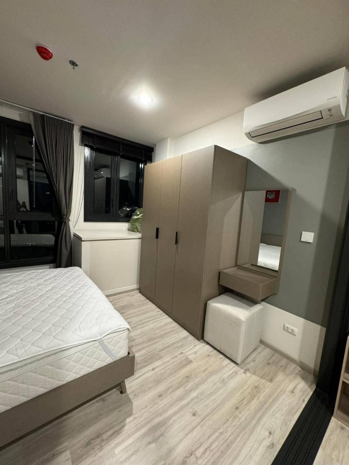 For RentCondoRatchadapisek, Huaikwang, Suttisan : XT Huaikhwang, Studio bed, 18500 per month