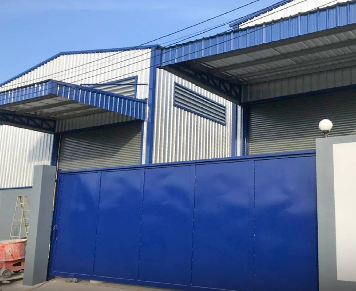 For RentWarehousePathum Thani,Rangsit, Thammasat : For Rent for rent, warehouse with a new office, Soi Sawai Pracharat Not deep into the alley Khlong Si Road / Lam Luk Ka, Khlong 4, 100 square meters of land, living area 450 square meters / very good location.