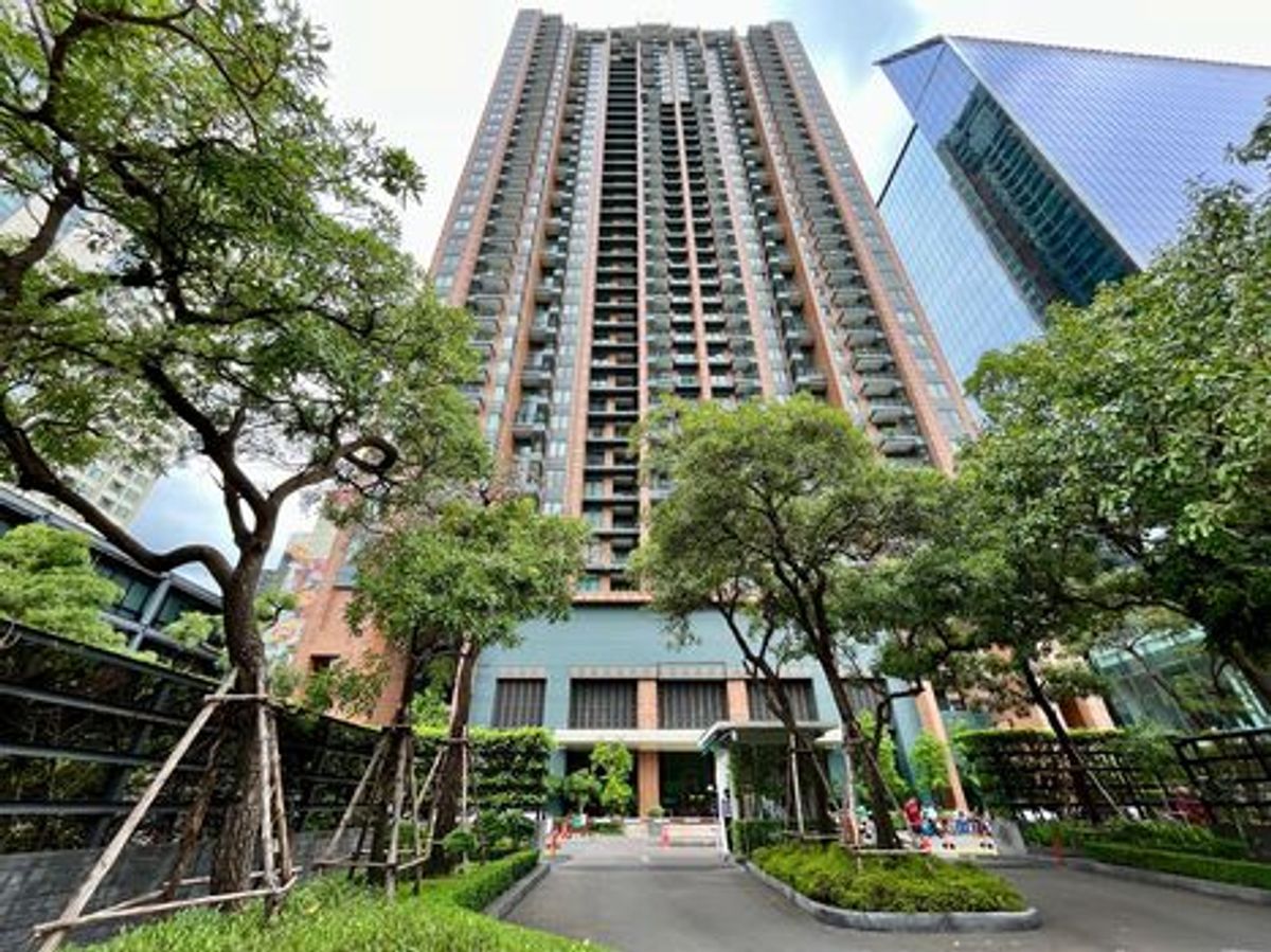 ขายคอนโดพระราม 9 เพชรบุรีตัดใหม่ RCA : ขายคอนโด Villa Asoke ขนาด 82 ตร.ม. ติดถนนเพชรบุรีตัดใหม่ ใกล้ SIGHA COMPLEX