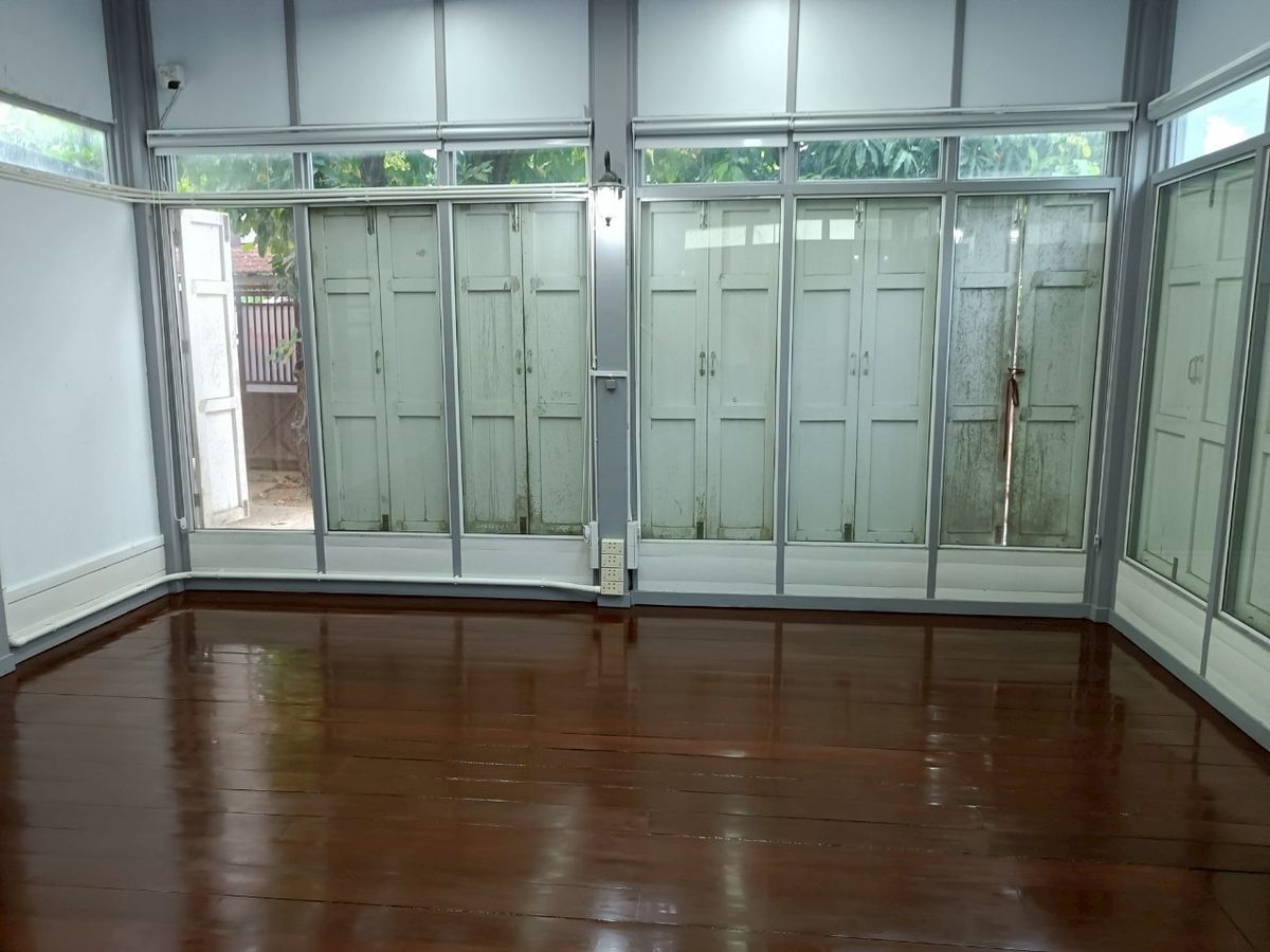 ให้เช่าบ้านอารีย์ อนุสาวรีย์ : ให้เช่าบ้าน พหล 8 ซอยสายลม