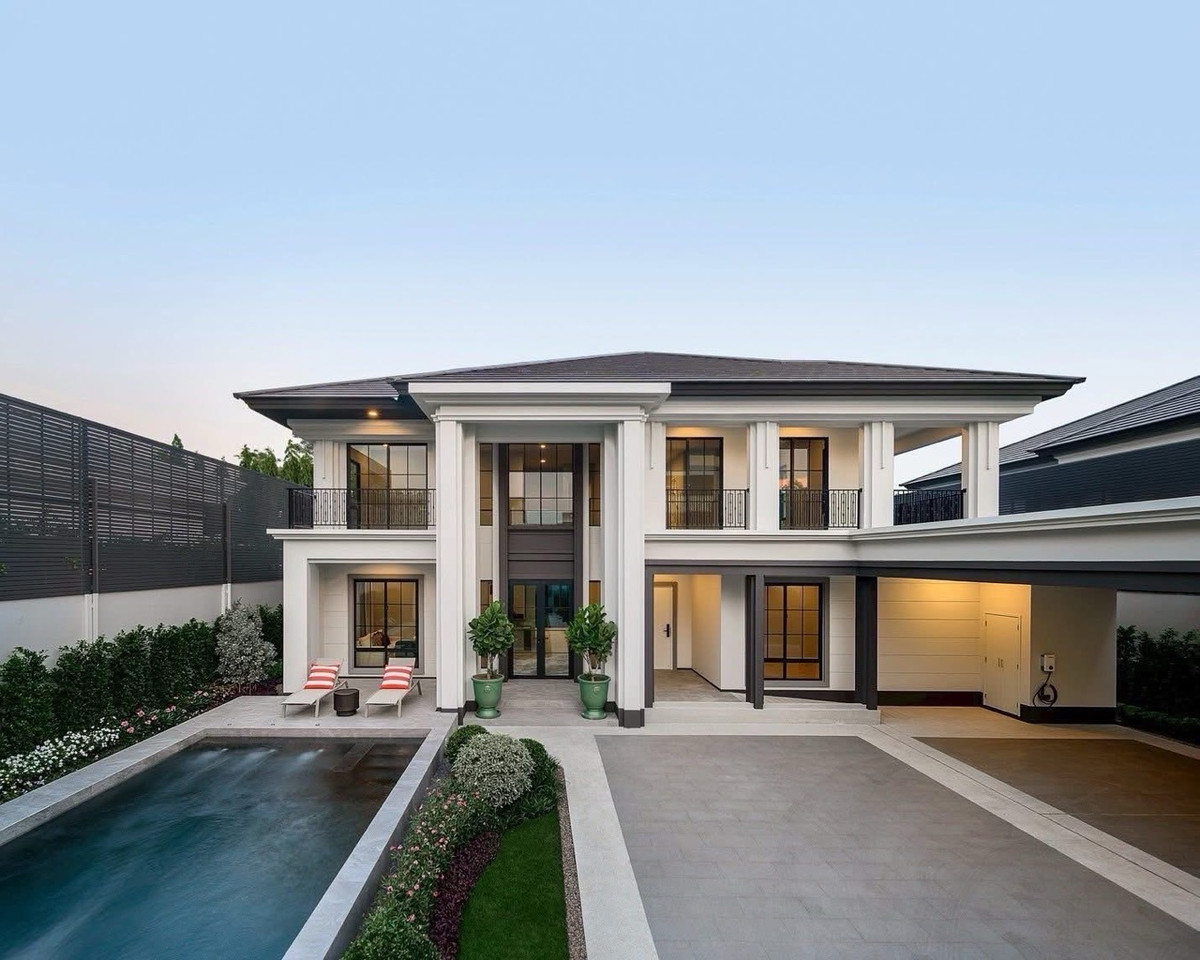 For SaleHouseSamut Prakan,Samrong : ✅ Luxury detached house with a swimming pool Almost half a rai on the land! Else Bearing 32 matches to visit the project 📲 095-9299924 (project sales department)