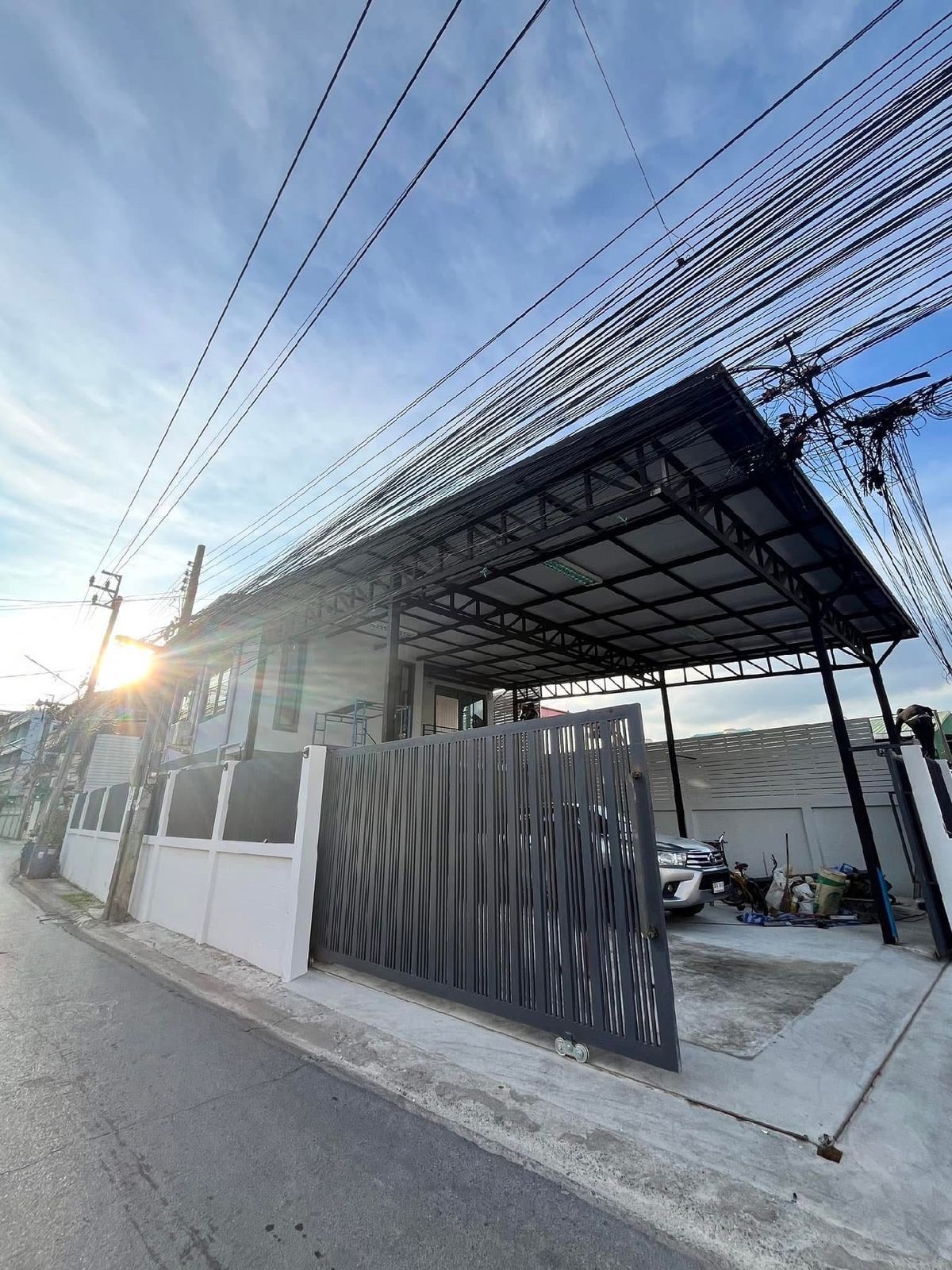 ให้เช่าบ้านบางแค เพชรเกษม : ให้เช่า บ้านเดี่ยวใหม่มากเพิ่ง renovated ขนาด 58 ตร.วา 4 ห้องนอน 2 ห้องน้ำ ใกล้ MRT บางไผ่ และ BTS บางหว้า
