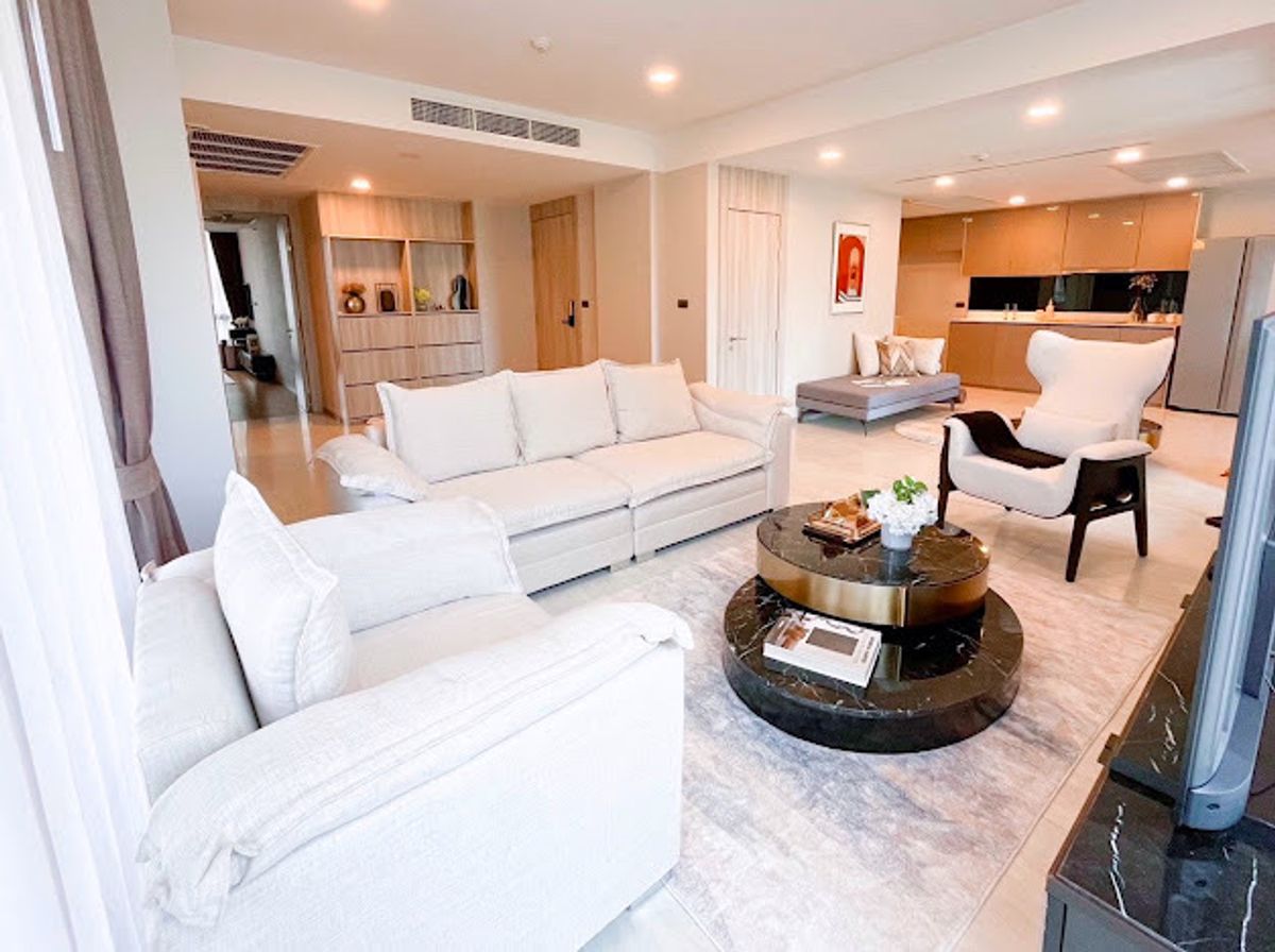 ให้เช่าคอนโดสุขุมวิท อโศก ทองหล่อ : Rental : Fynn Sukhumvit 31 • 3 Bedroom 3 Bathroom • Size : 150 S.qm• 6  Floor 